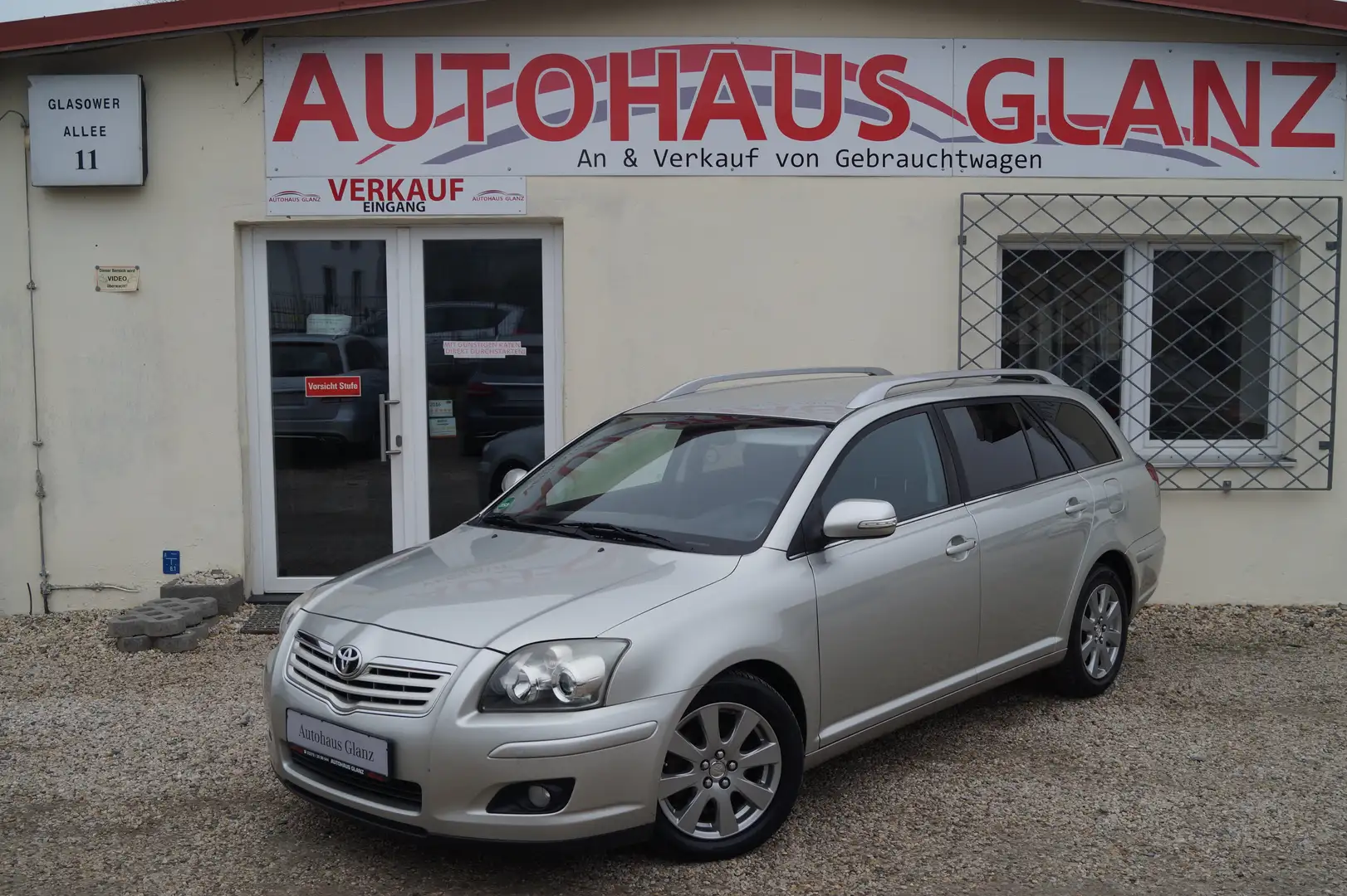 Toyota Avensis 1.8 Travel Navi*AHK*Allwetter Grau - 1
