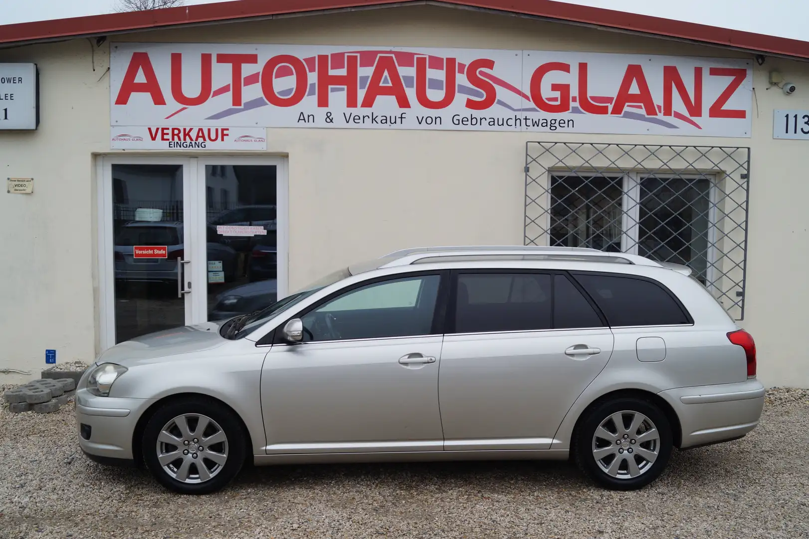 Toyota Avensis 1.8 Travel Navi*AHK*Allwetter Grau - 2