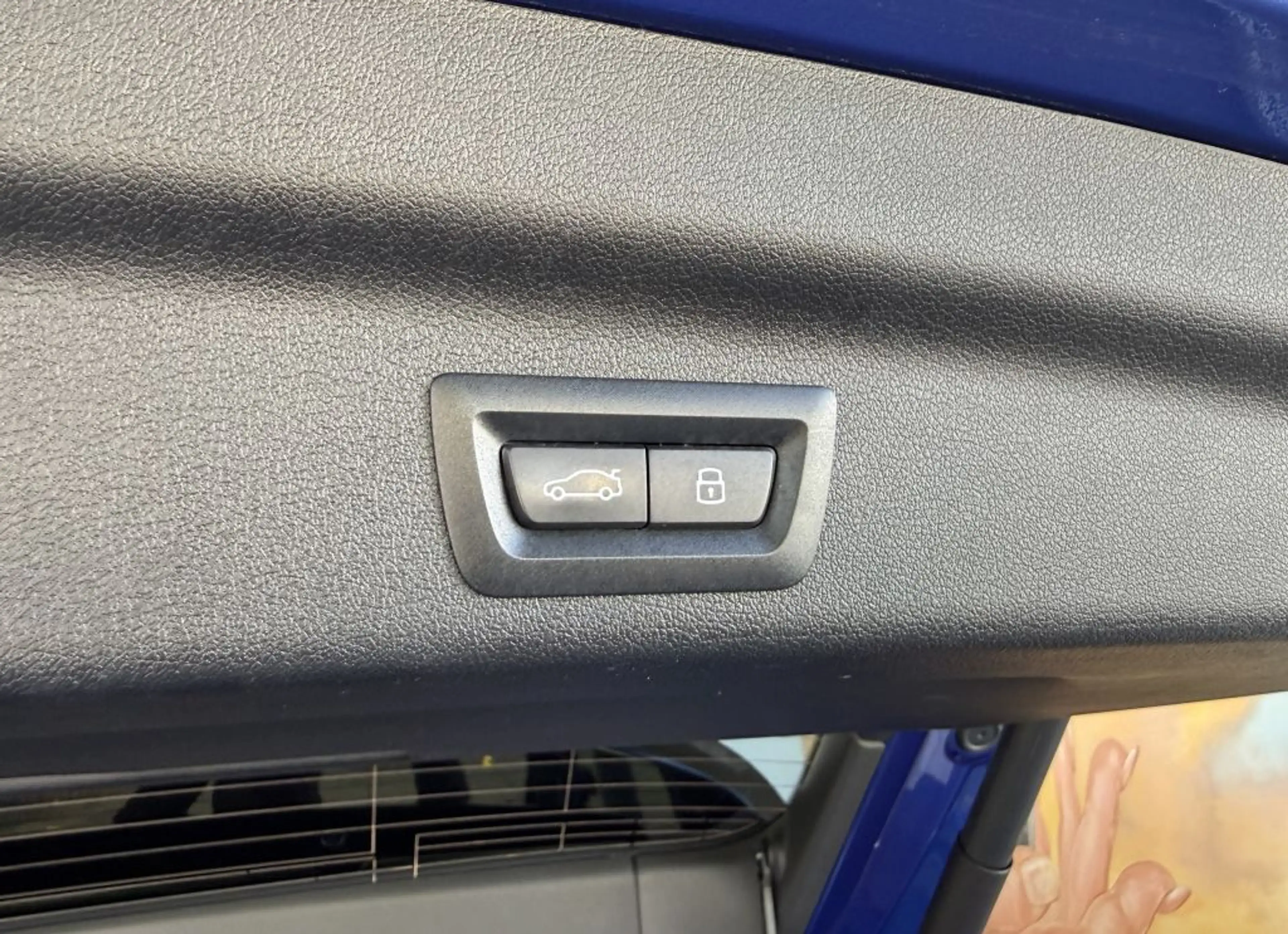 BMW iX1 eDr.20 M SPORT KAM+AHK+HARM+SPUR+KOMF+MEMORY — photo 15