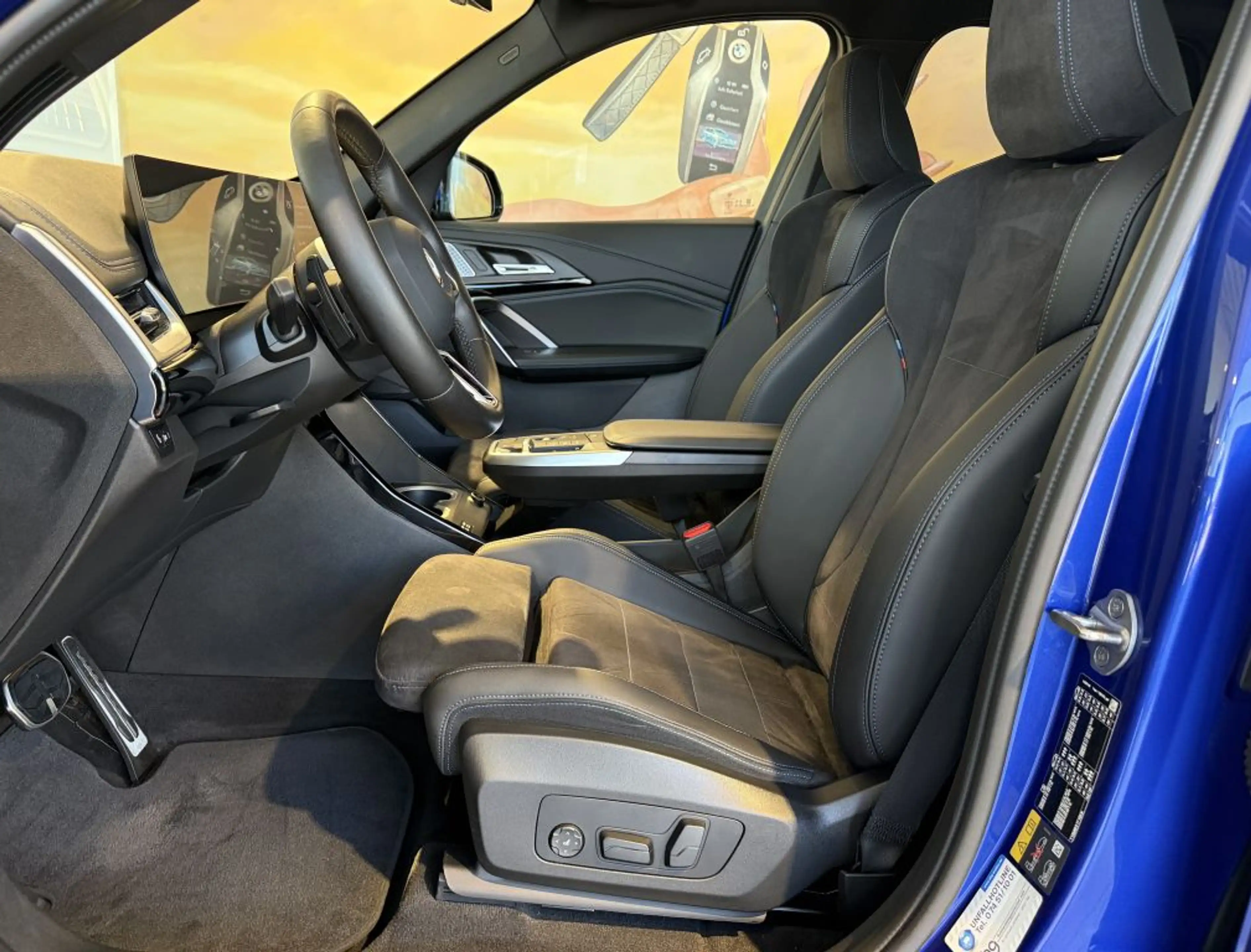 BMW iX1 eDr.20 M SPORT KAM+AHK+HARM+SPUR+KOMF+MEMORY — photo 3