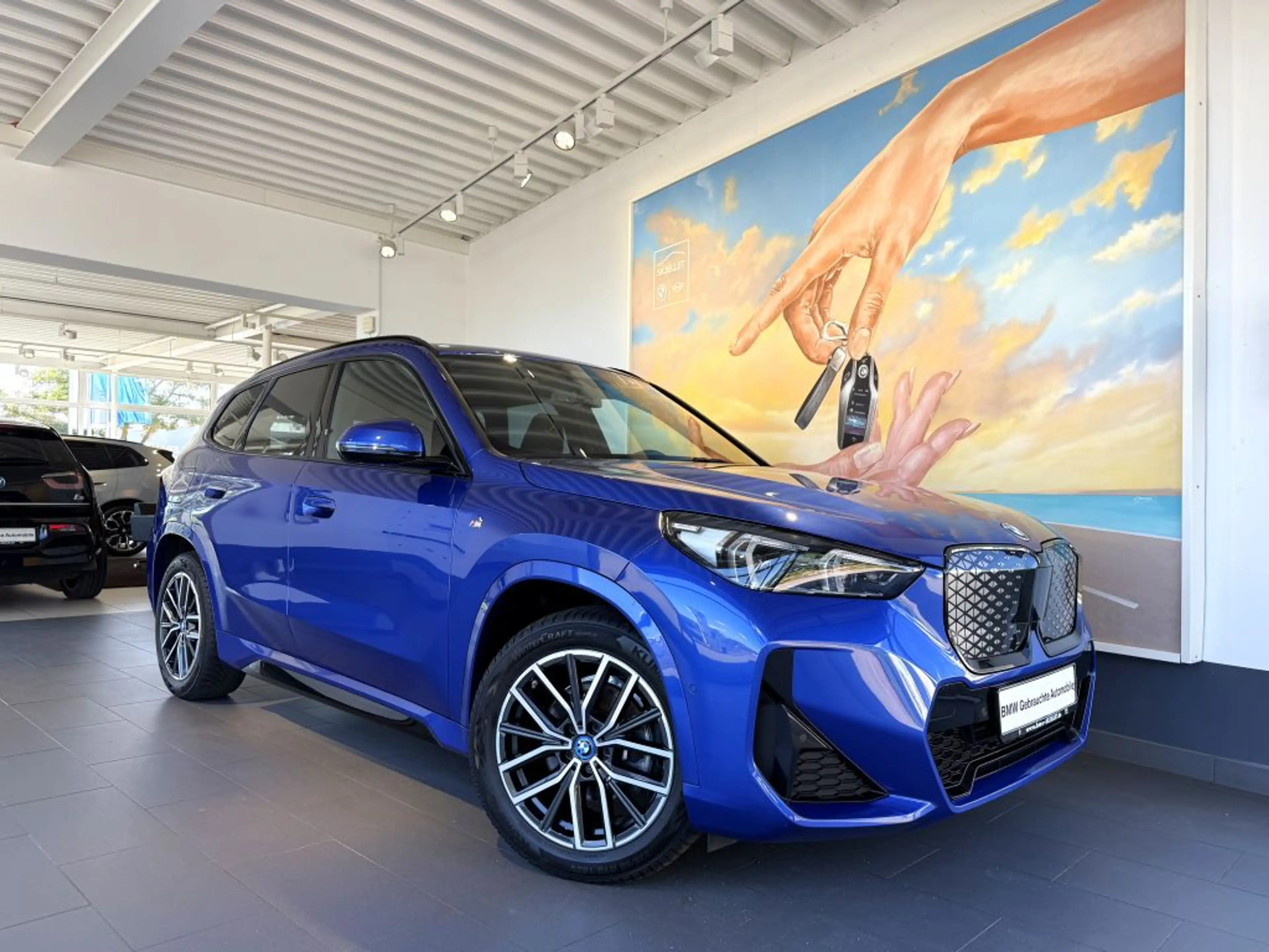 BMW iX1 eDr.20 M SPORT KAM+AHK+HARM+SPUR+KOMF+MEMORY — photo 2