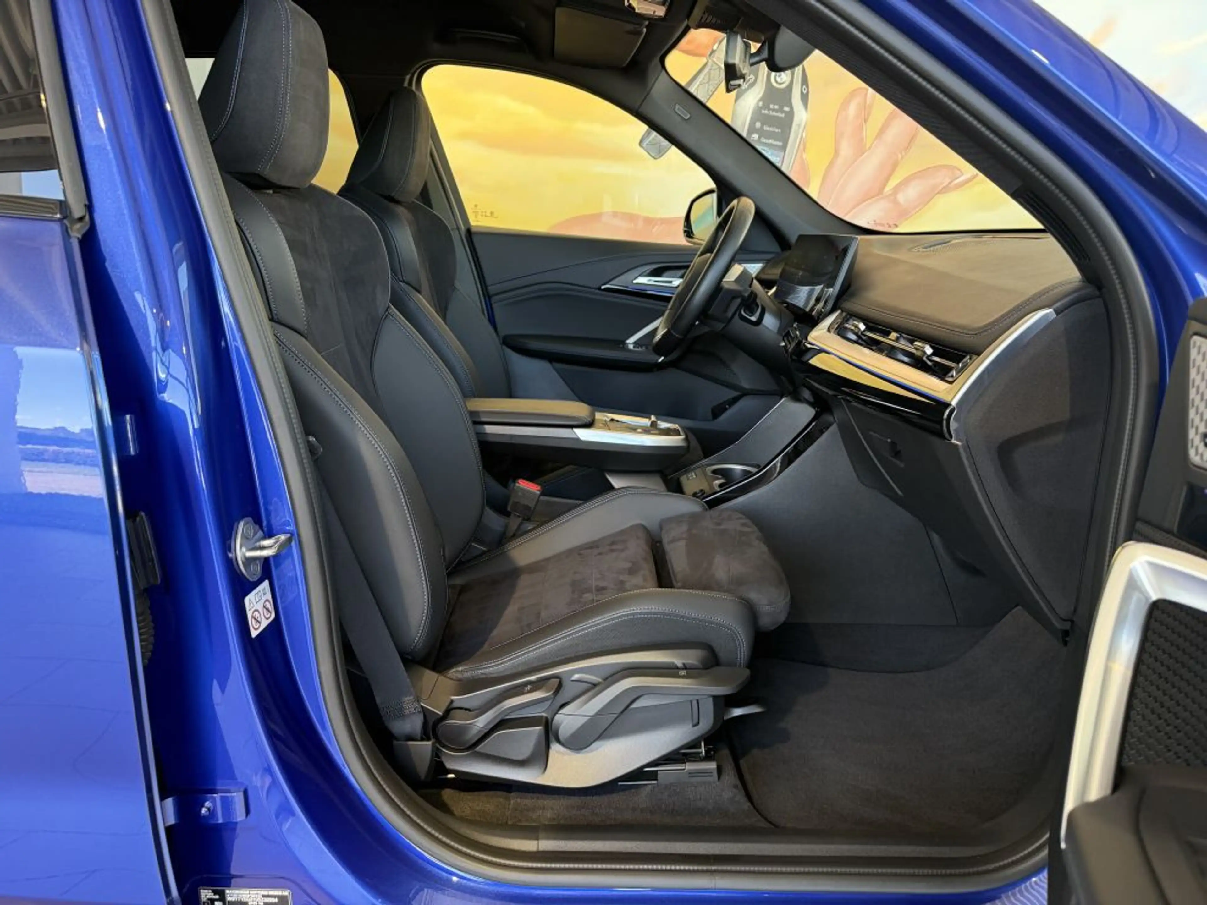 BMW iX1 eDr.20 M SPORT KAM+AHK+HARM+SPUR+KOMF+MEMORY — photo 5