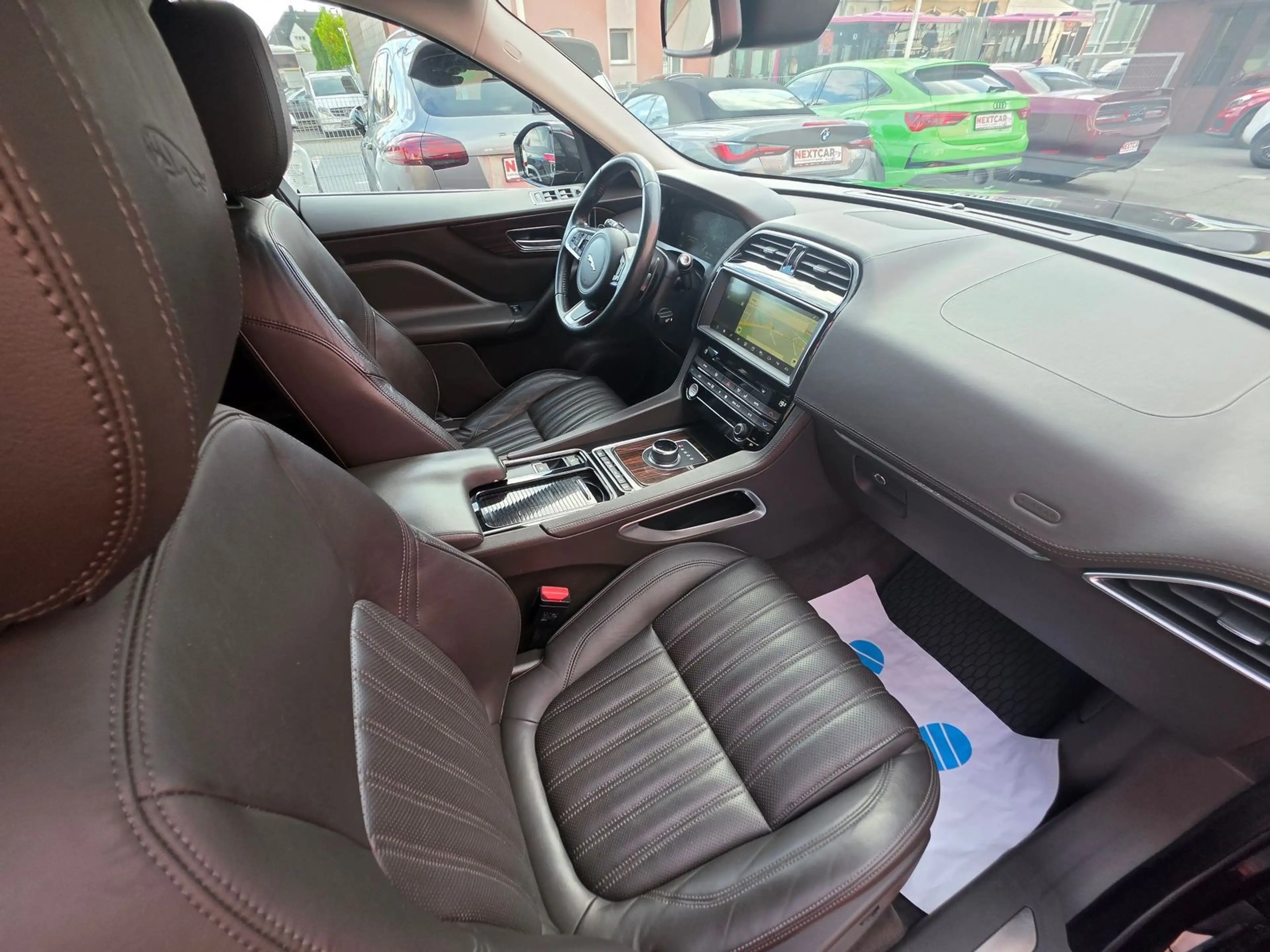 Jaguar F-Pace 30d AWD Portfolio Aut./Leder| — photo 14