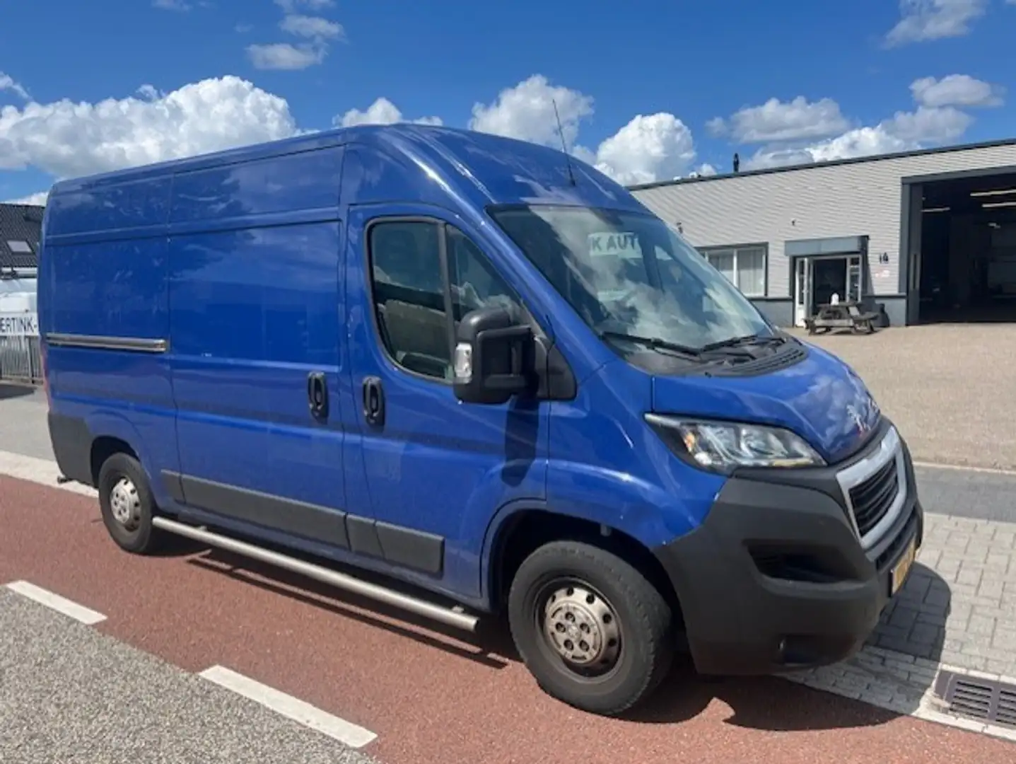 Peugeot Boxer 330 2.2 BlueHDi 120 L2H2 Premium AIRCO KLIMA EURO6 Bleu - 1