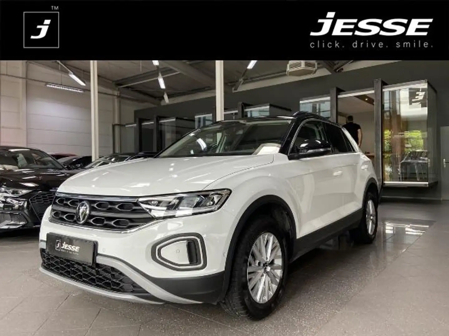 Volkswagen T-Roc 1.5 TSI Life OPF ACC LED virtual R.Cam White - 1