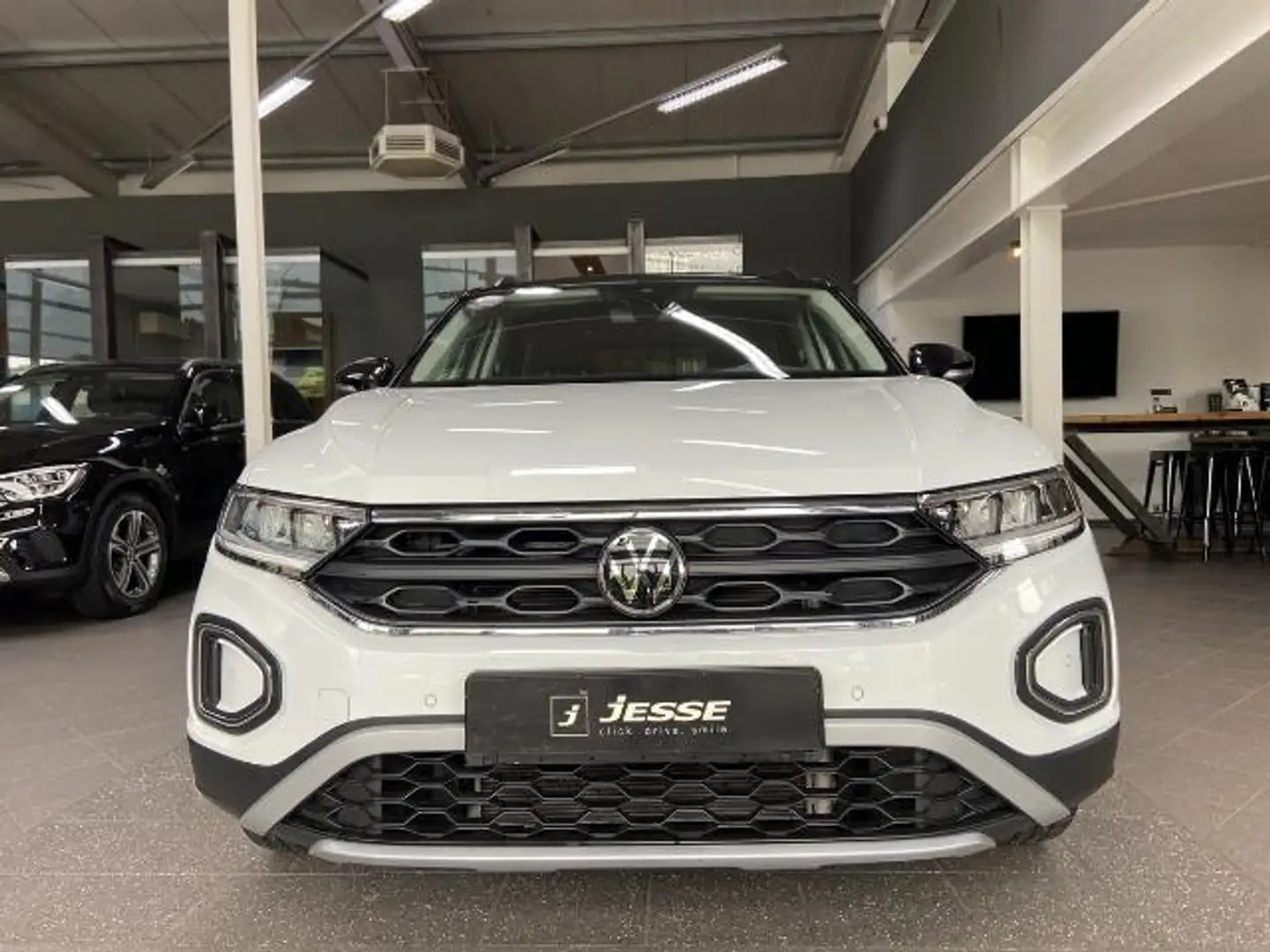 Volkswagen T-Roc 1.5 TSI Life OPF ACC LED virtual R.Cam White - 2