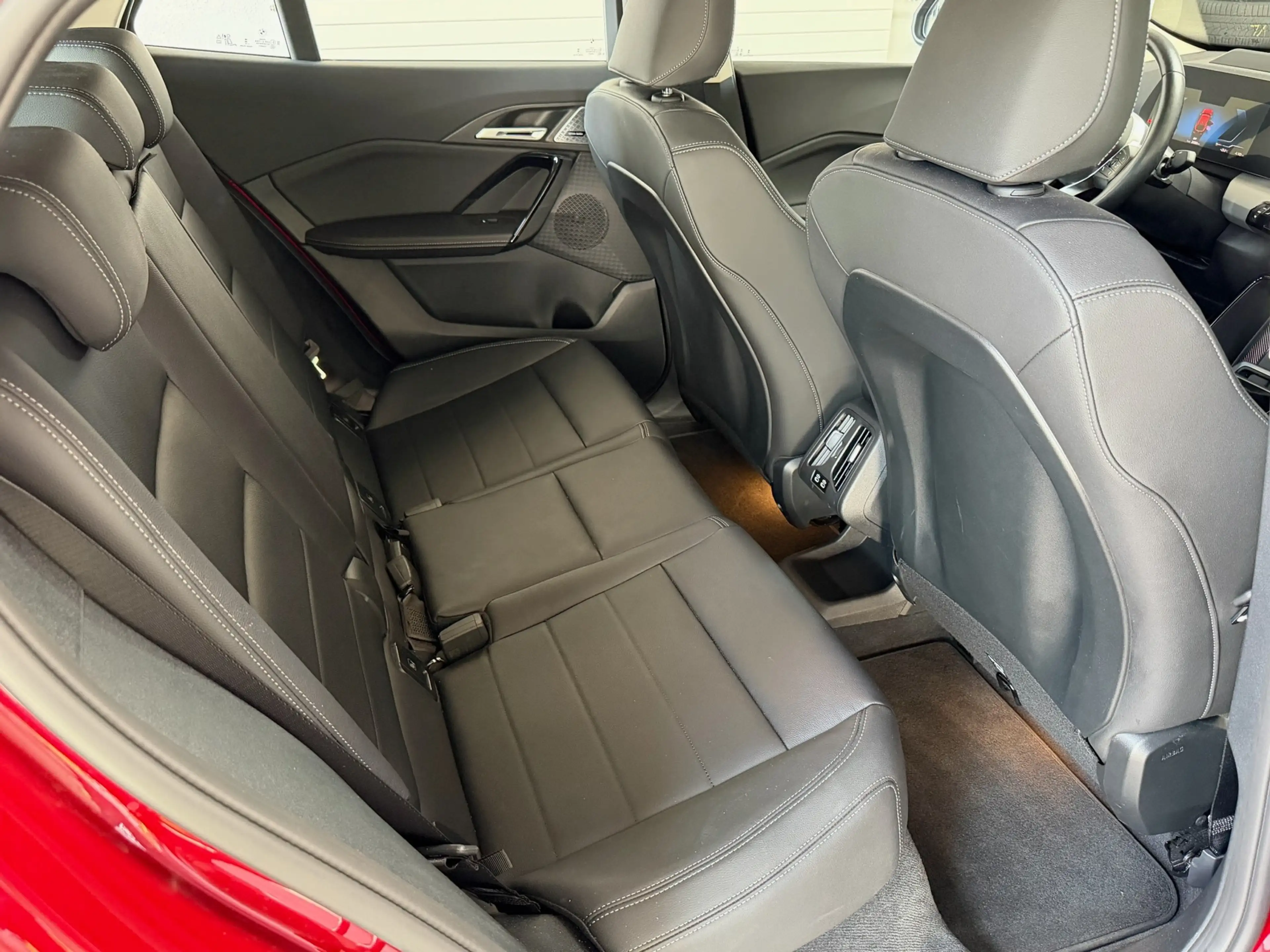 BMW iX2 30 xDrive  Leder Vernasca_Headup_AHK_el.Aktivsitz — photo 13