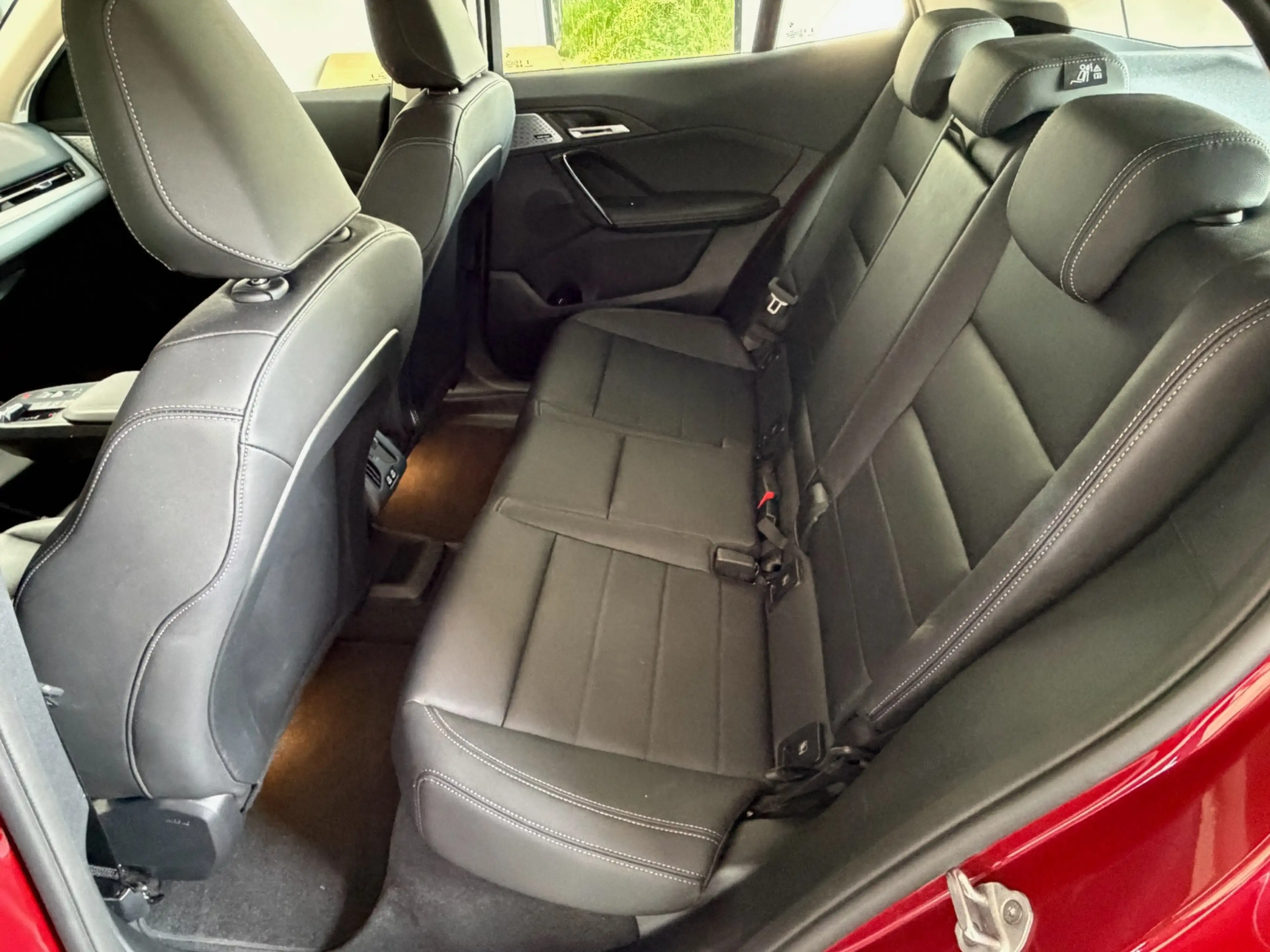 BMW iX2 30 xDrive  Leder Vernasca_Headup_AHK_el.Aktivsitz — photo 11