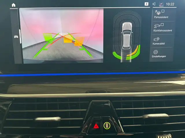 BMW 5 Series view 21