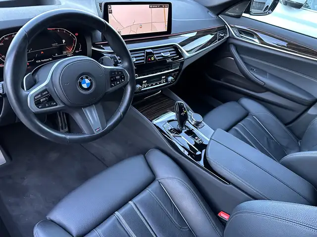 BMW 5 Series view 12