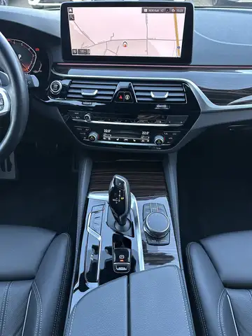 BMW 5 Series view 18