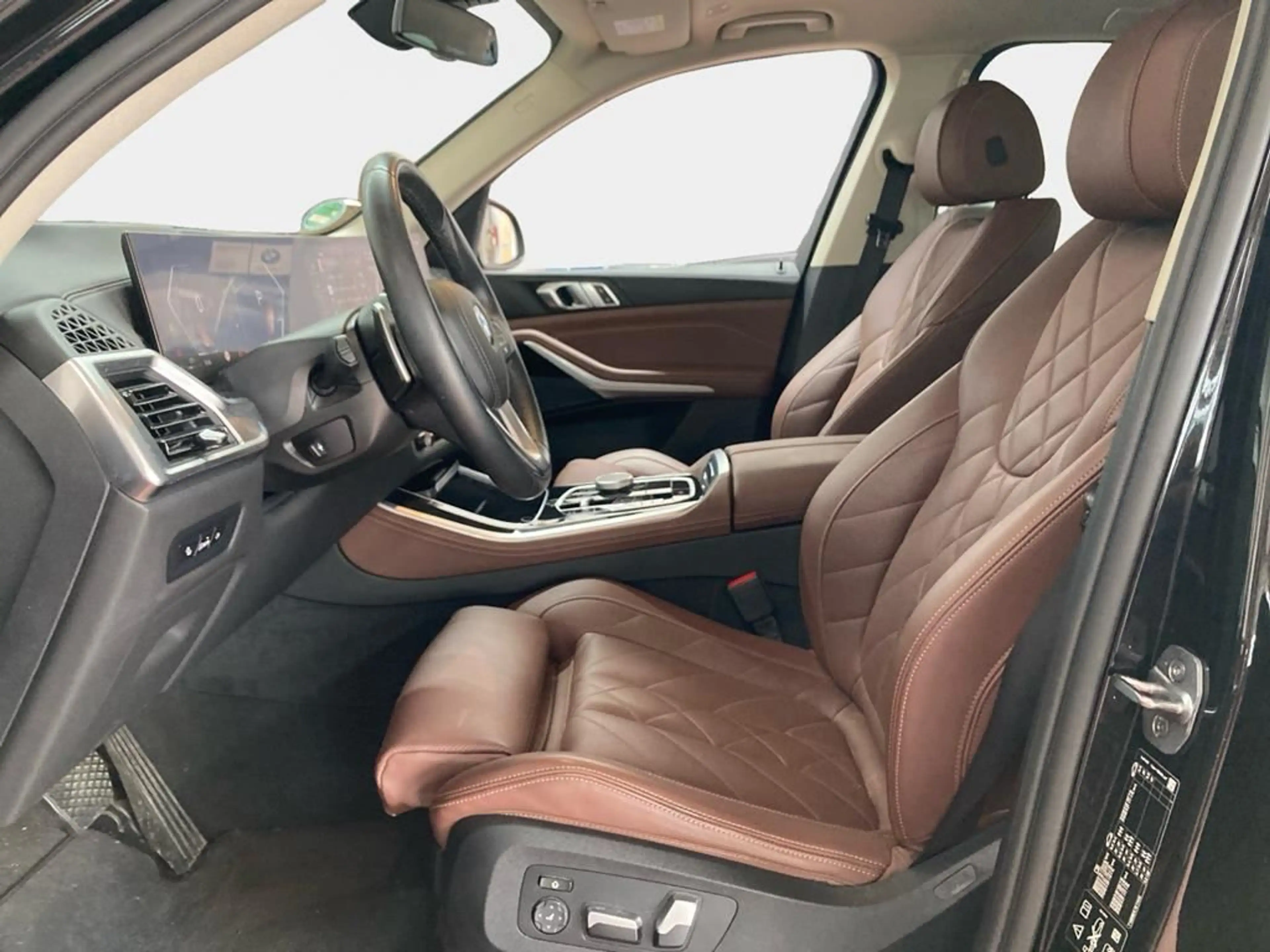 BMW X5 — photo 11
