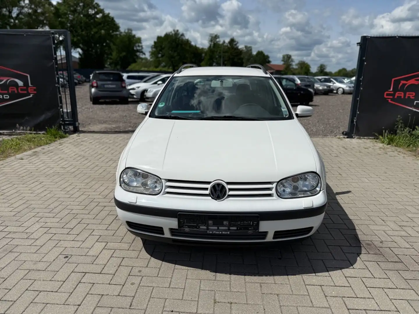 Volkswagen Golf 1.9 TDI Trendline Variant 1. HAND Weiß - 2