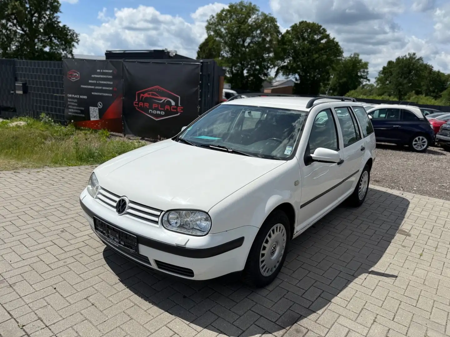 Volkswagen Golf 1.9 TDI Trendline Variant 1. HAND Weiß - 1