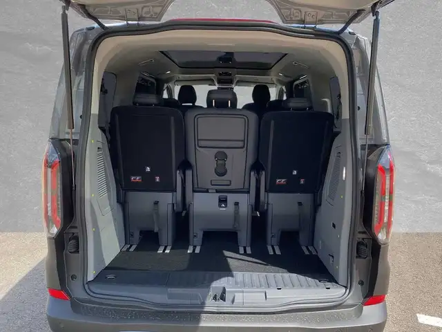Ford Tourneo Custom view 10