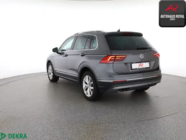 Volkswagen Tiguan view 3