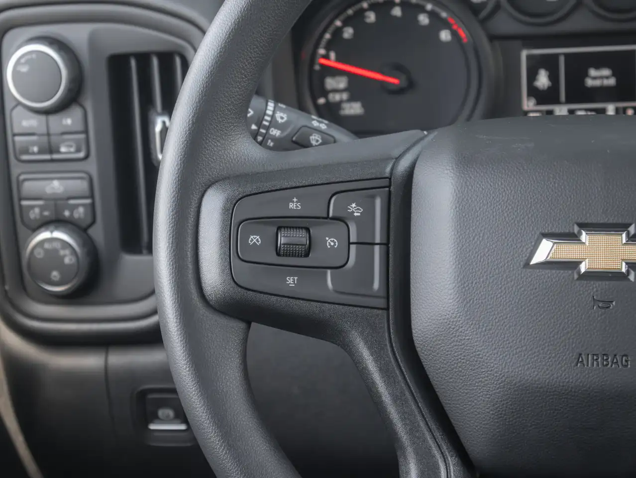 Chevrolet Silverado 1500 снимка Chevrolet Silverado 1500