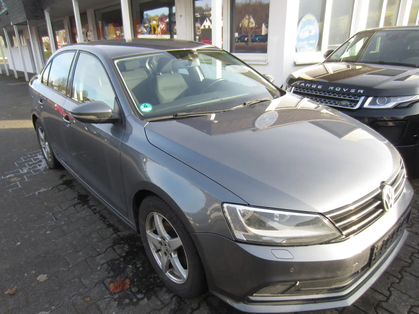 Volkswagen Jetta Basis BMT Grau - 1
