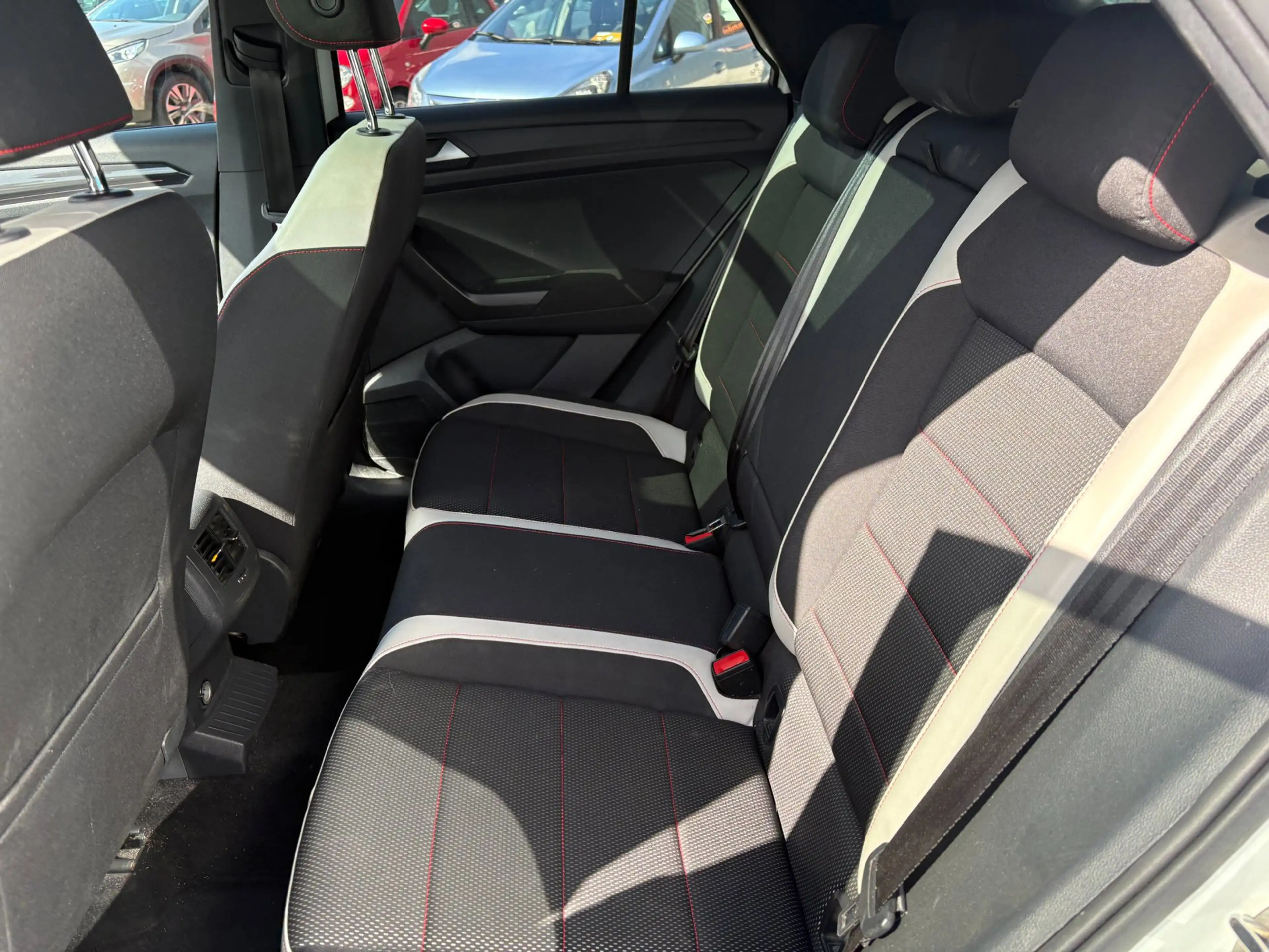 Volkswagen T-Roc 2.0 TSI 4Motion Sport — photo 13