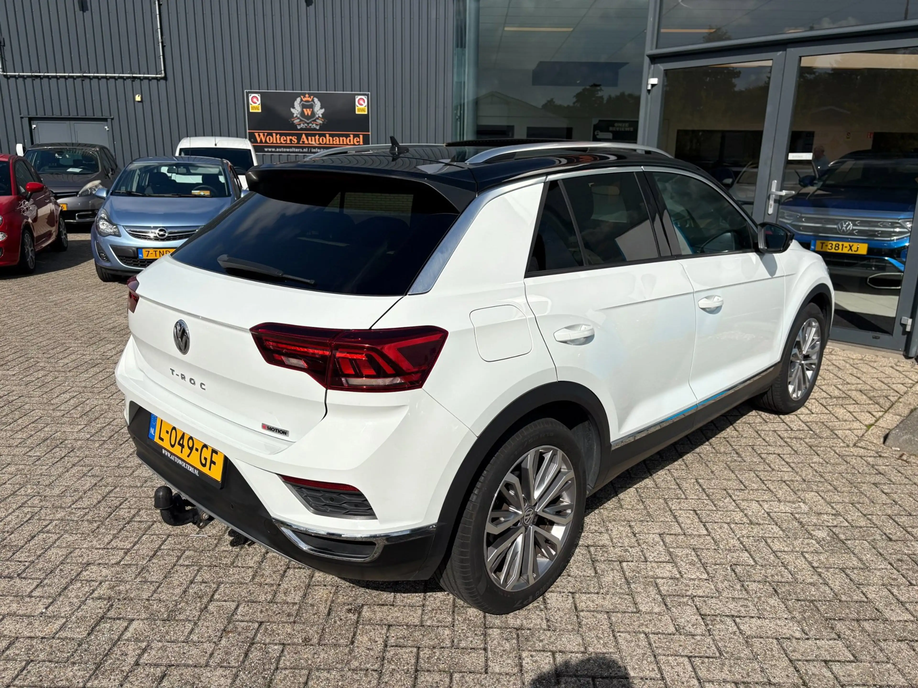 Volkswagen T-Roc 2.0 TSI 4Motion Sport — photo 9