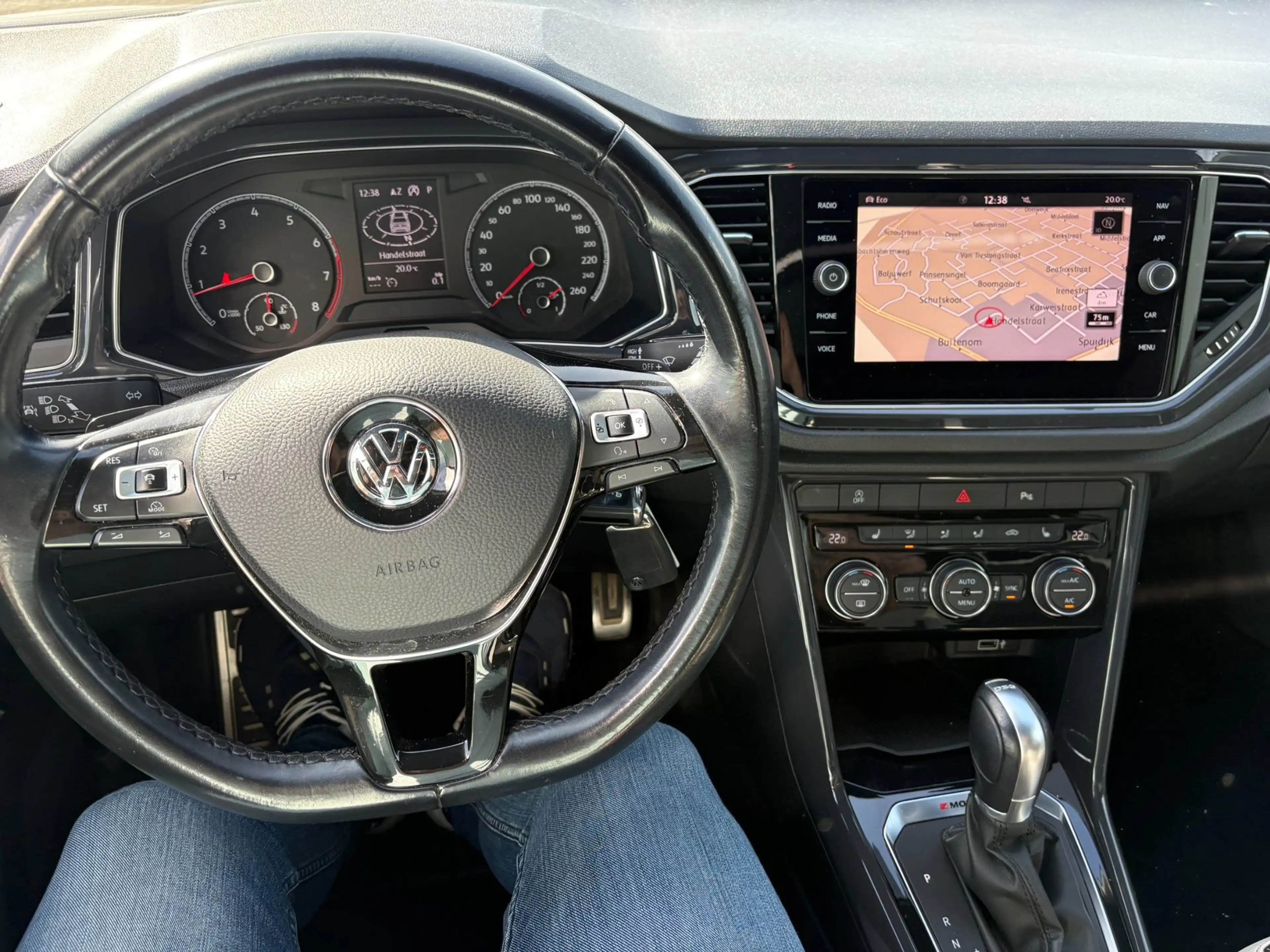 Volkswagen T-Roc 2.0 TSI 4Motion Sport — photo 11