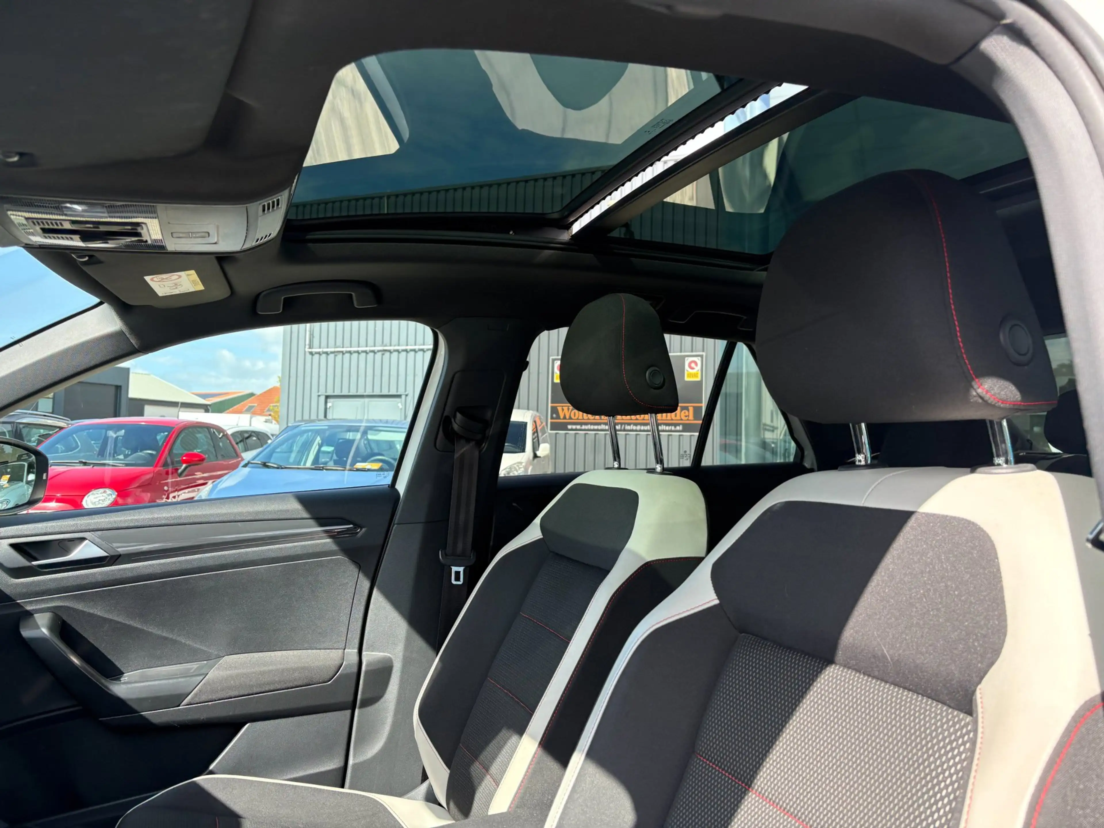 Volkswagen T-Roc 2.0 TSI 4Motion Sport — photo 12