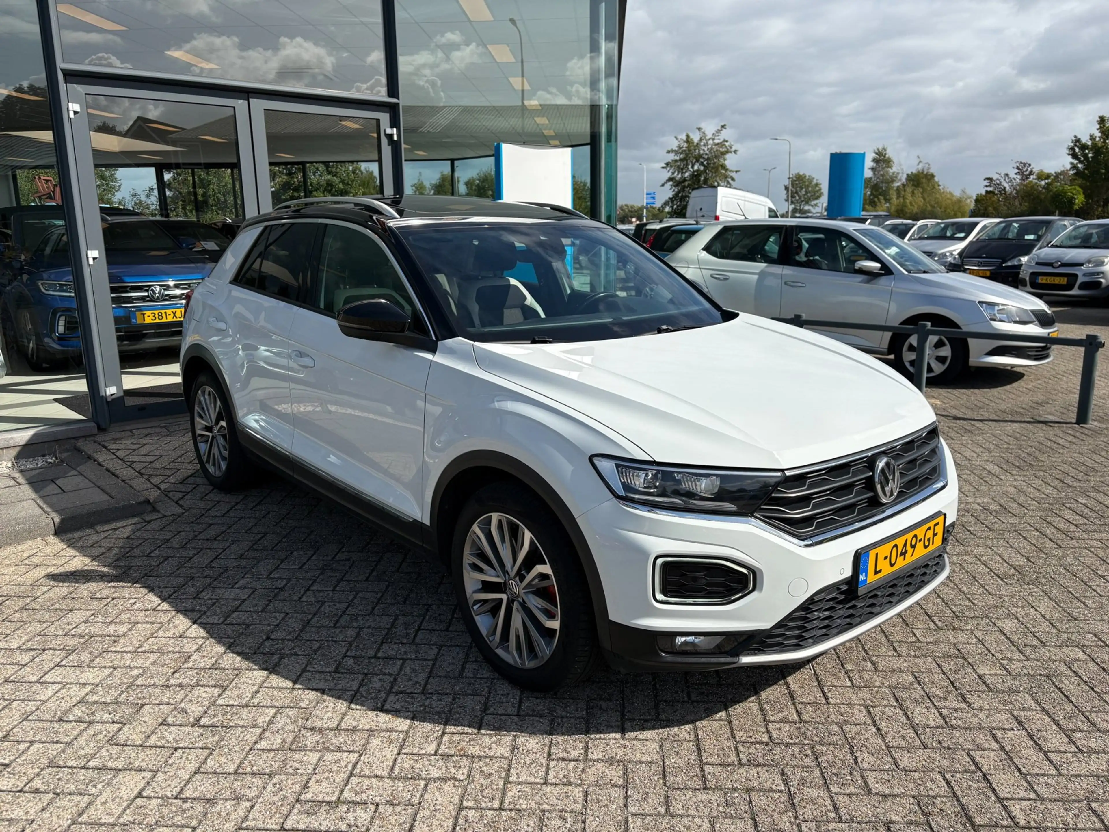 Volkswagen T-Roc 2.0 TSI 4Motion Sport — photo 4