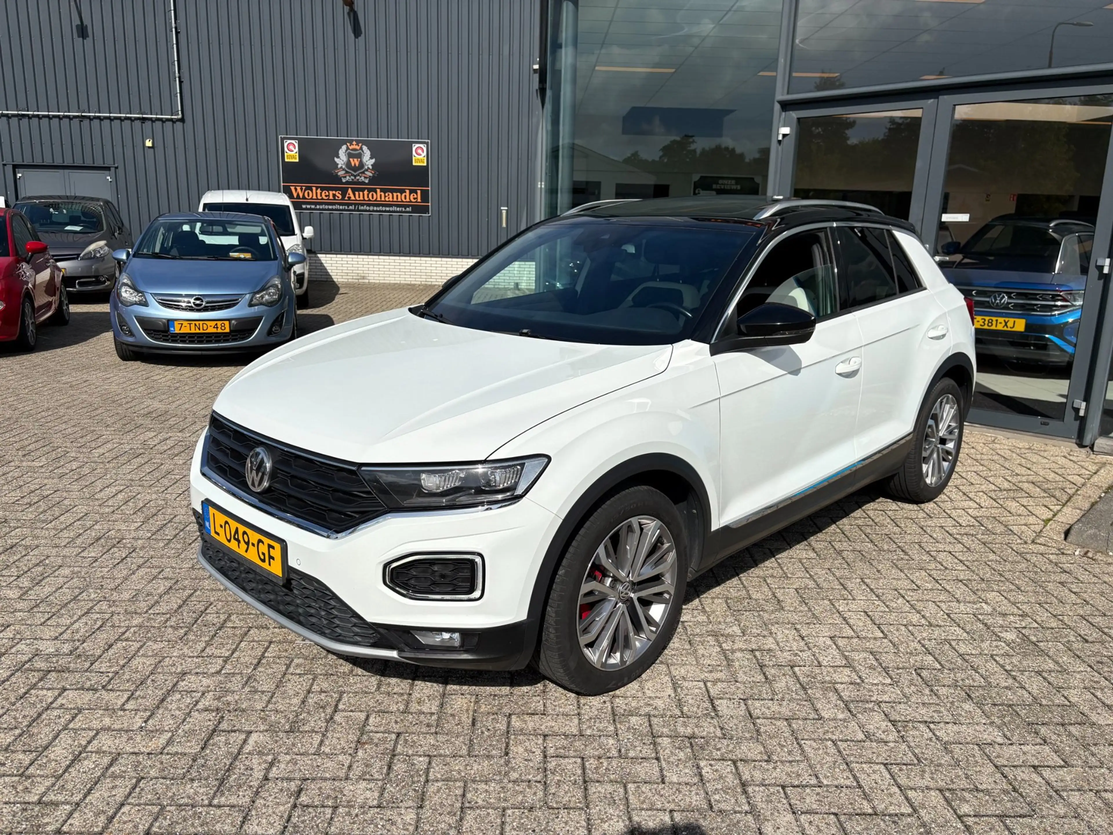 Volkswagen T-Roc 2.0 TSI 4Motion Sport — photo 2