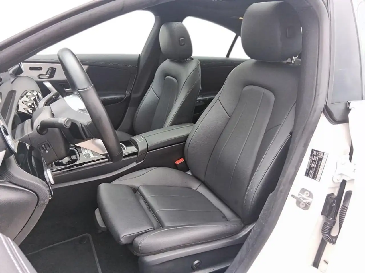 Mercedes-Benz CLA снимка Mercedes-Benz CLA