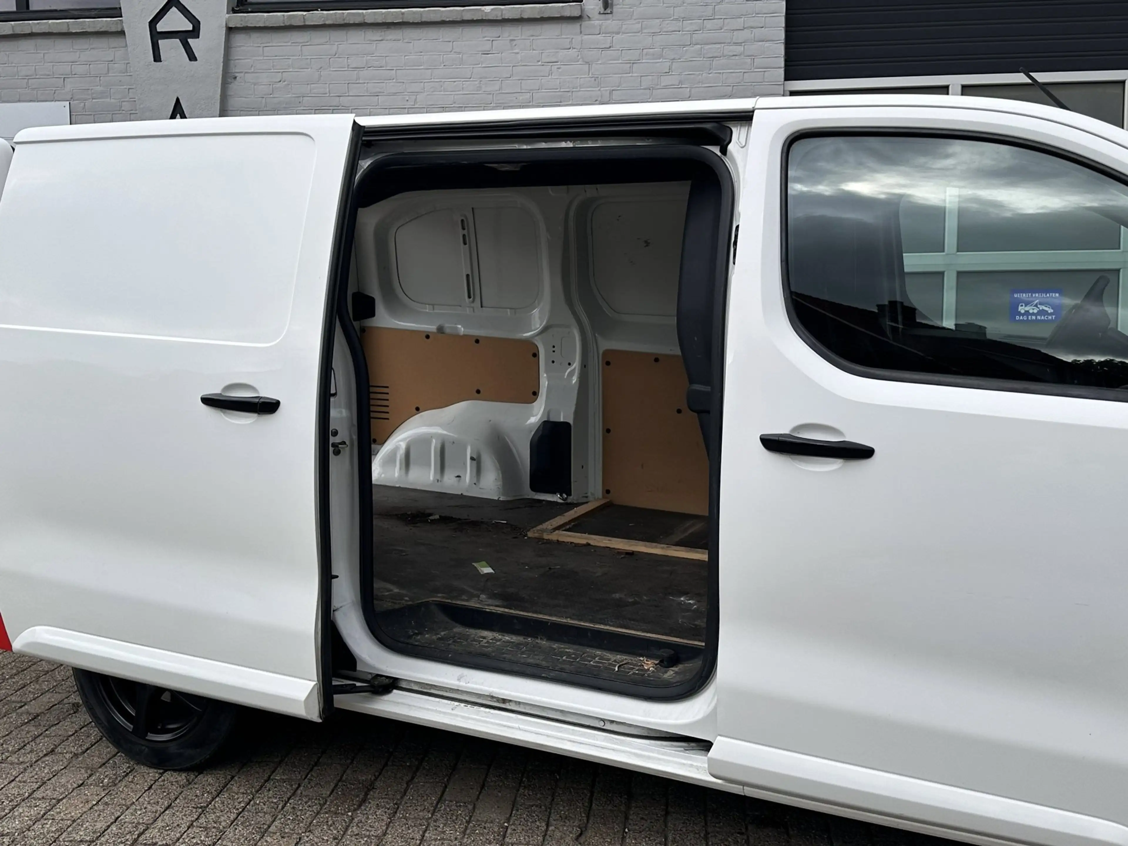 Peugeot Expert 231S 2.0 BlueHDI 120 Premium Pack Trekhaak — photo 12