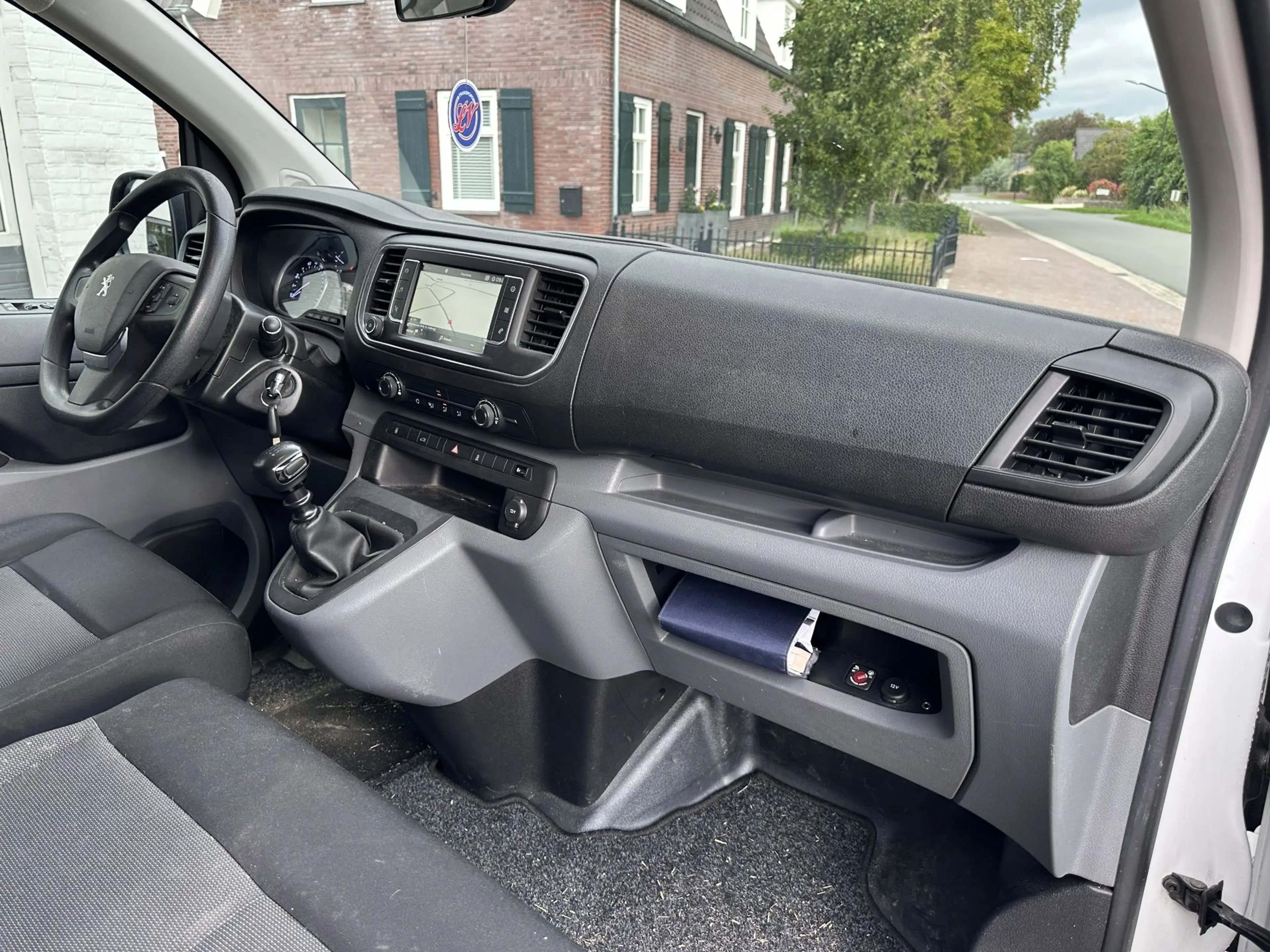 Peugeot Expert 231S 2.0 BlueHDI 120 Premium Pack Trekhaak — photo 8
