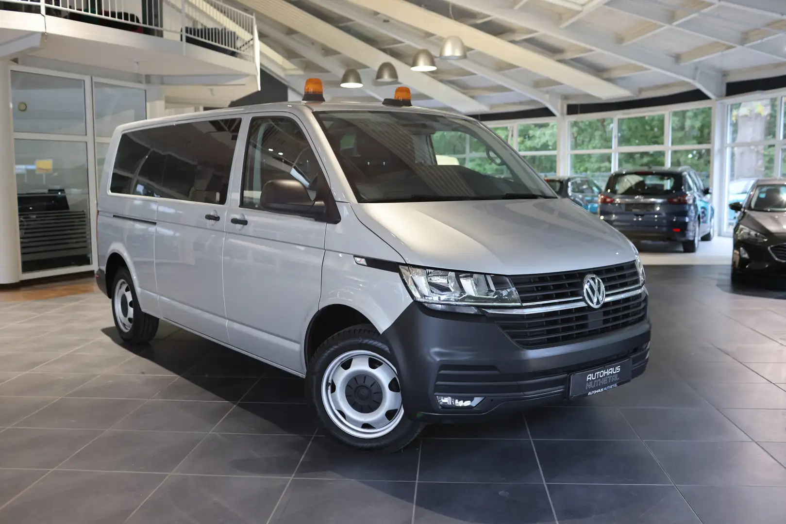 Volkswagen T6 Transporter 2,0 TDI LANG STANDHEIZUNG   AHK Silber - 1