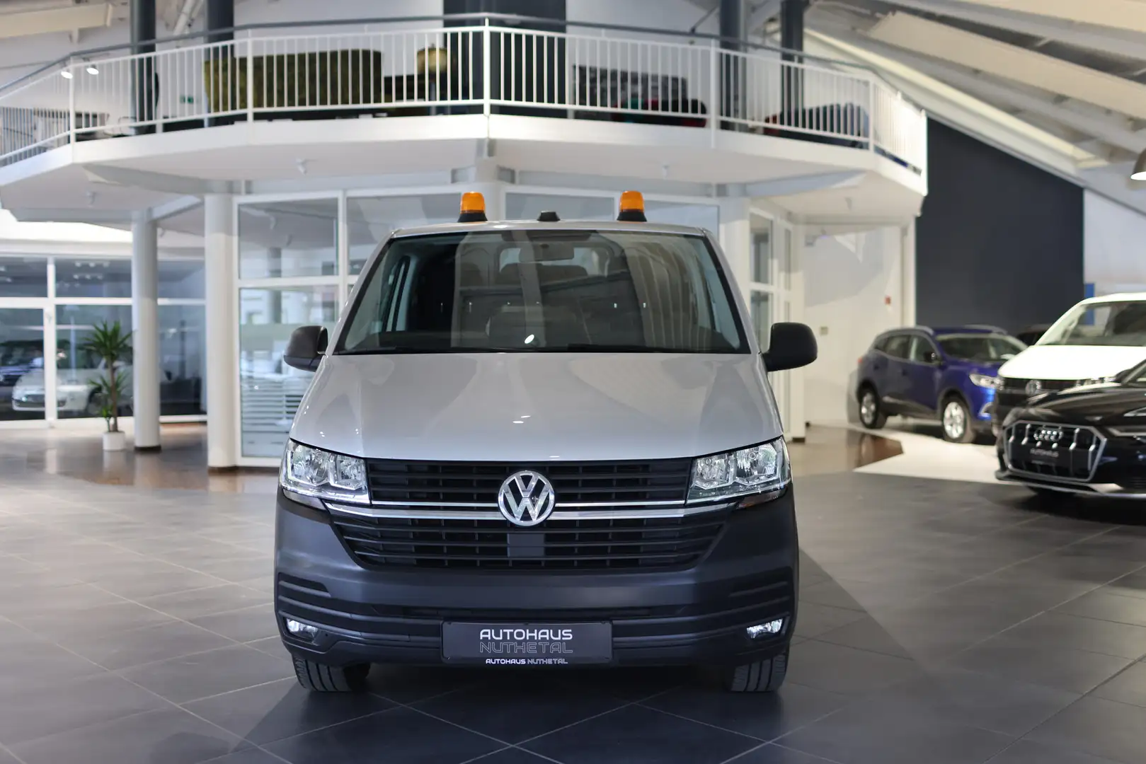 Volkswagen T6 Transporter 2,0 TDI LANG STANDHEIZUNG   AHK Silber - 2