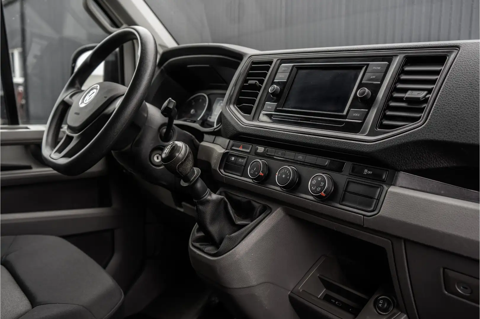 Volkswagen Crafter 30 TDI | L3H2 | Camera | CarPlay | Mirrorlink | Cr Blanc - 2