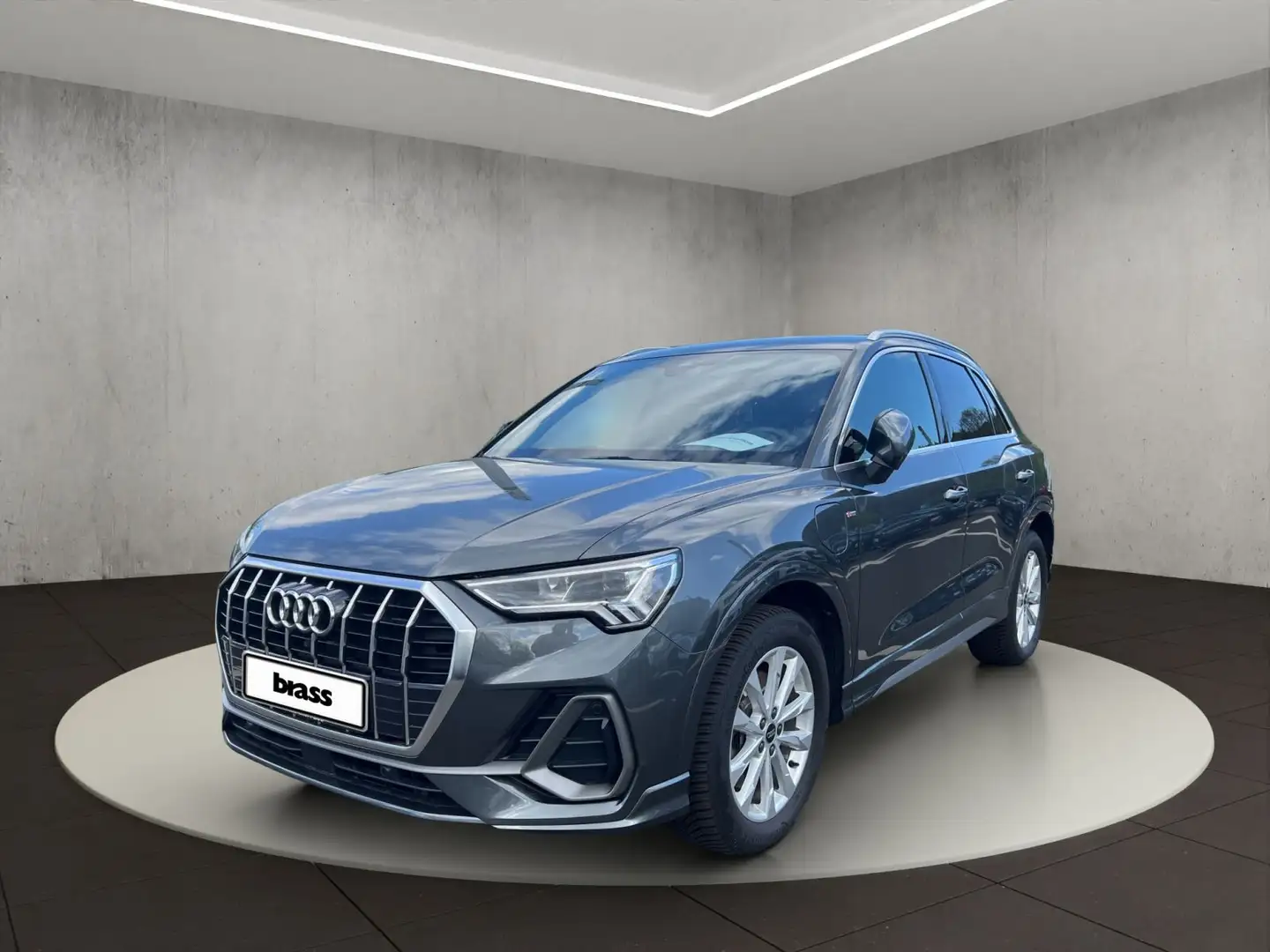 Audi Q3 S line 45 TFSIe S tronic Szürke - 1