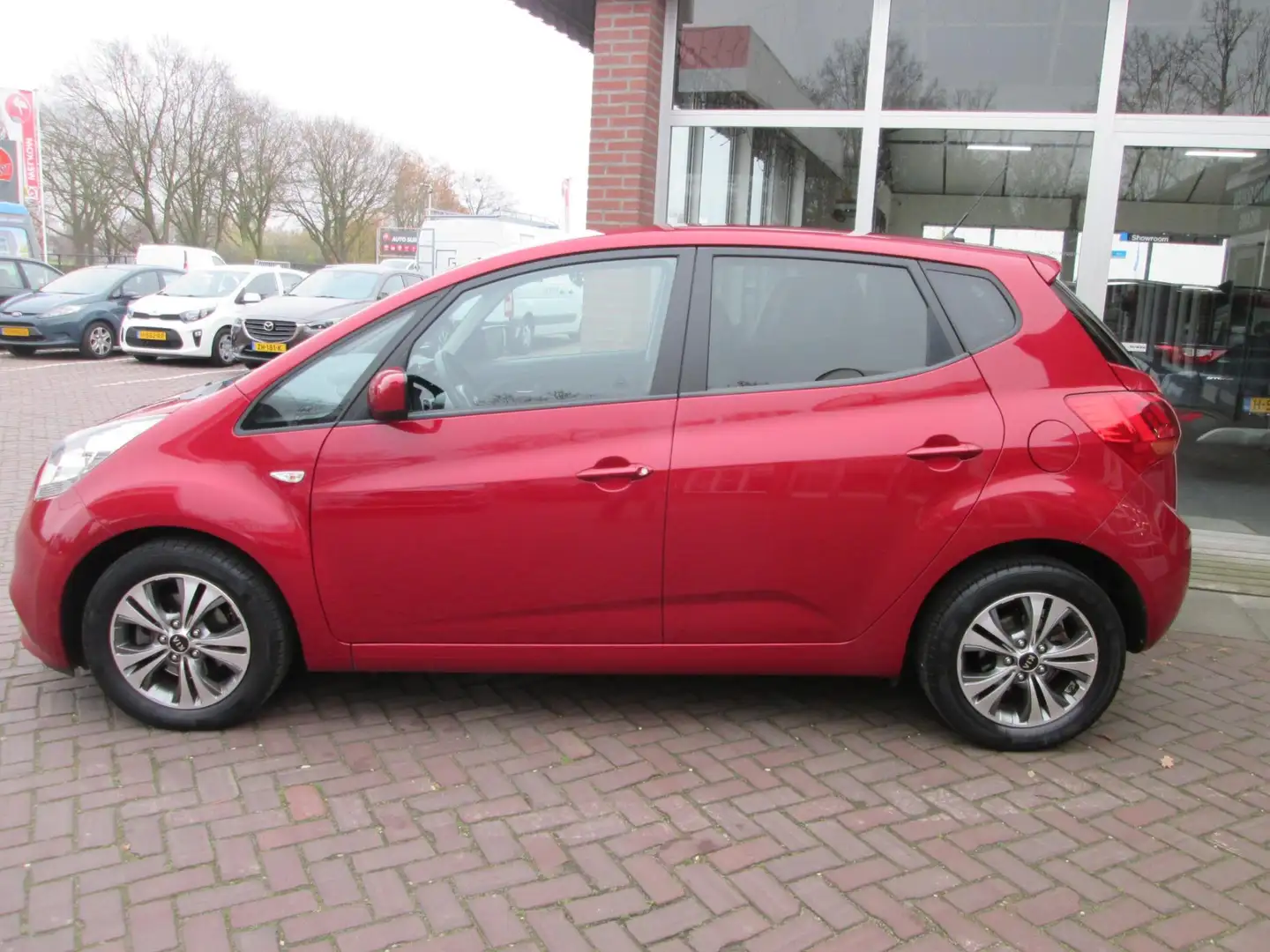 Kia Venga 1.6 CVVT DynamicPLusLine Rood - 2