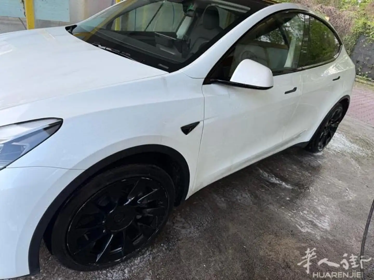 Tesla Model Y Long Range Dual Motor awd - 1