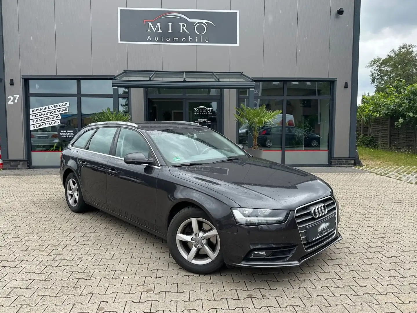 Audi A4 1.8 Ambiente Avant/NAVI/ AHK Schwarz - 1