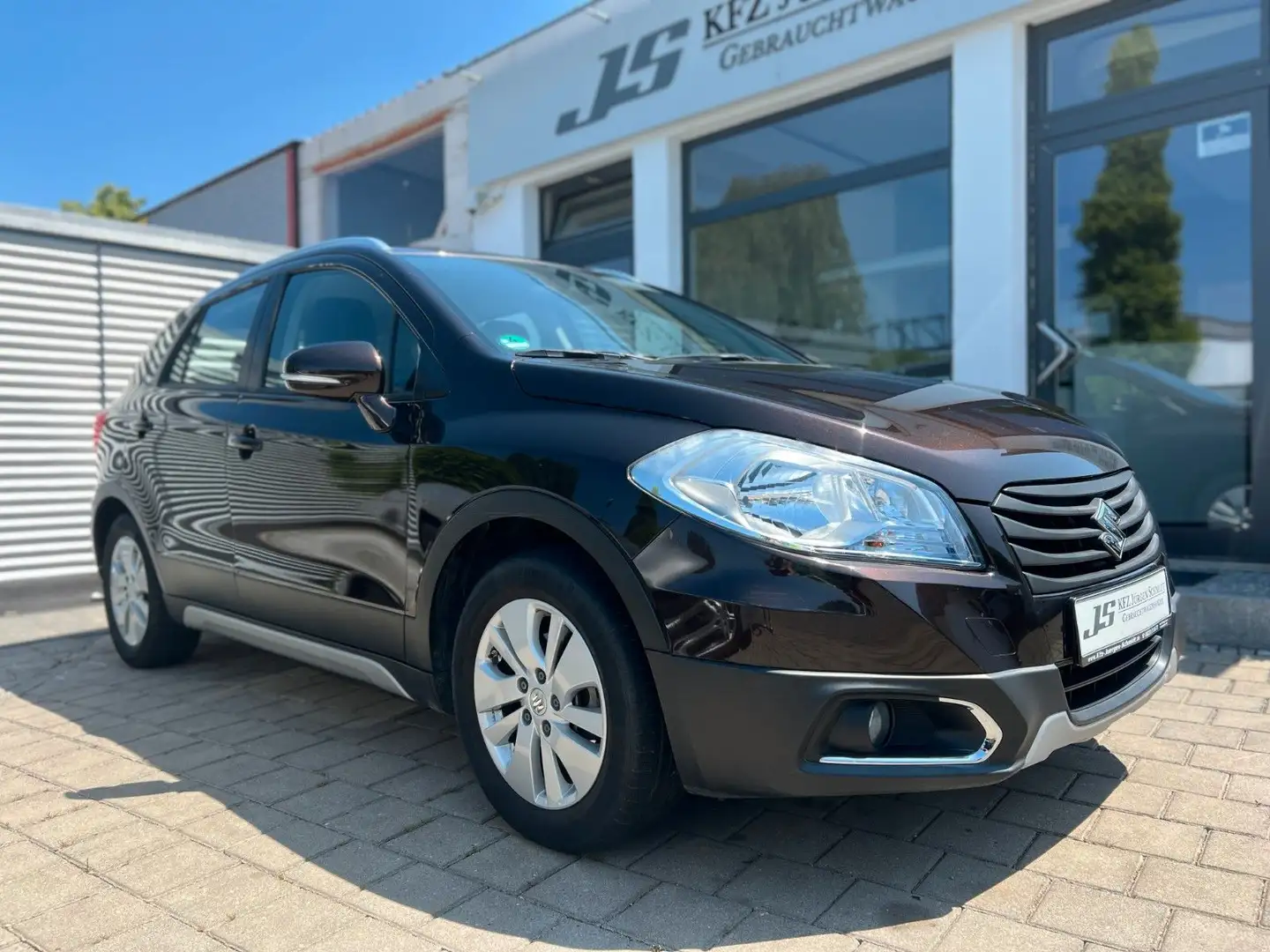 Suzuki SX4 1,6 DDiS S-Cross Comfort 17.000KM Scheckheft Braun - 2