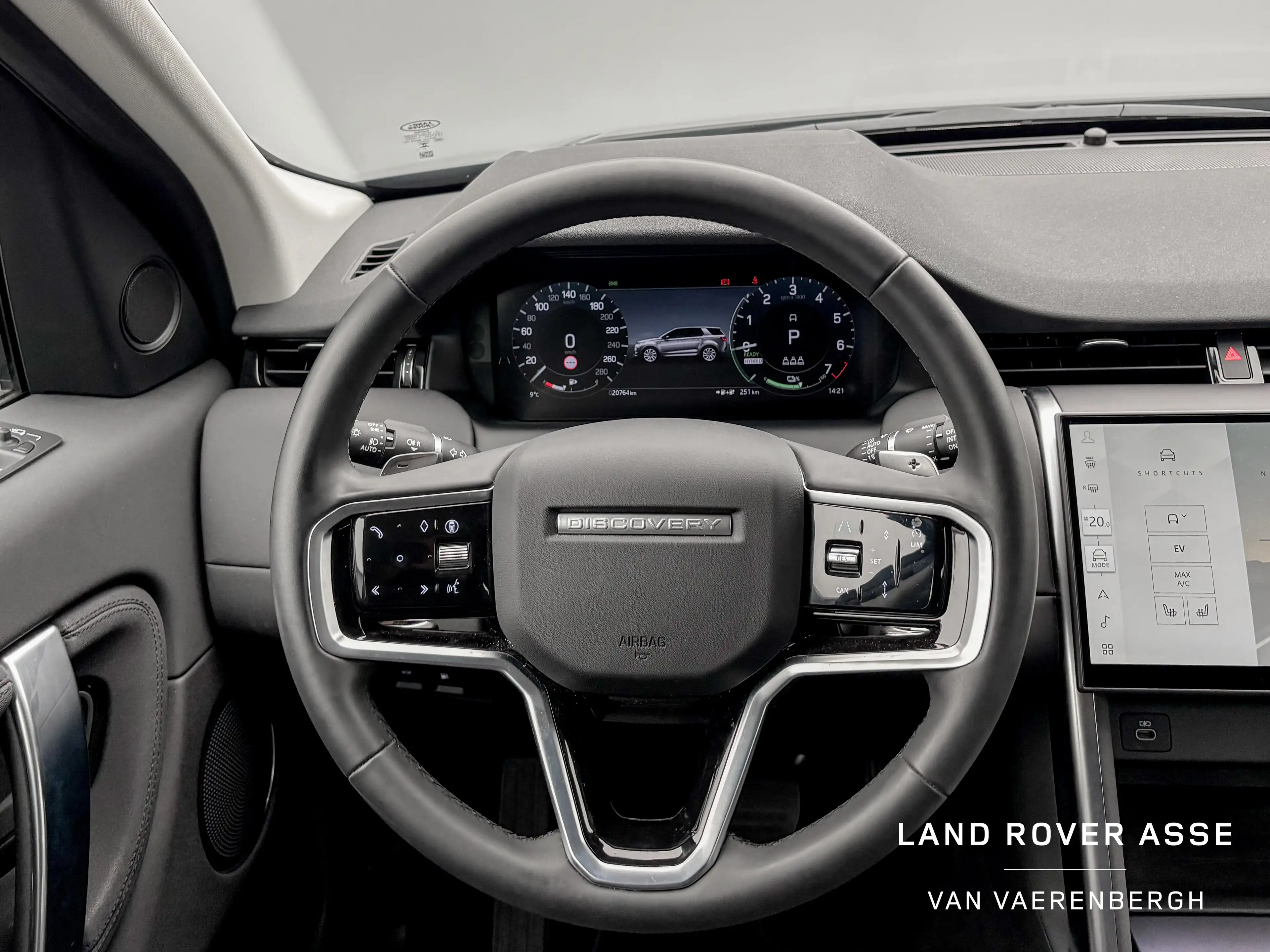 Land Rover Discovery Sport P300e S AWD — photo 13