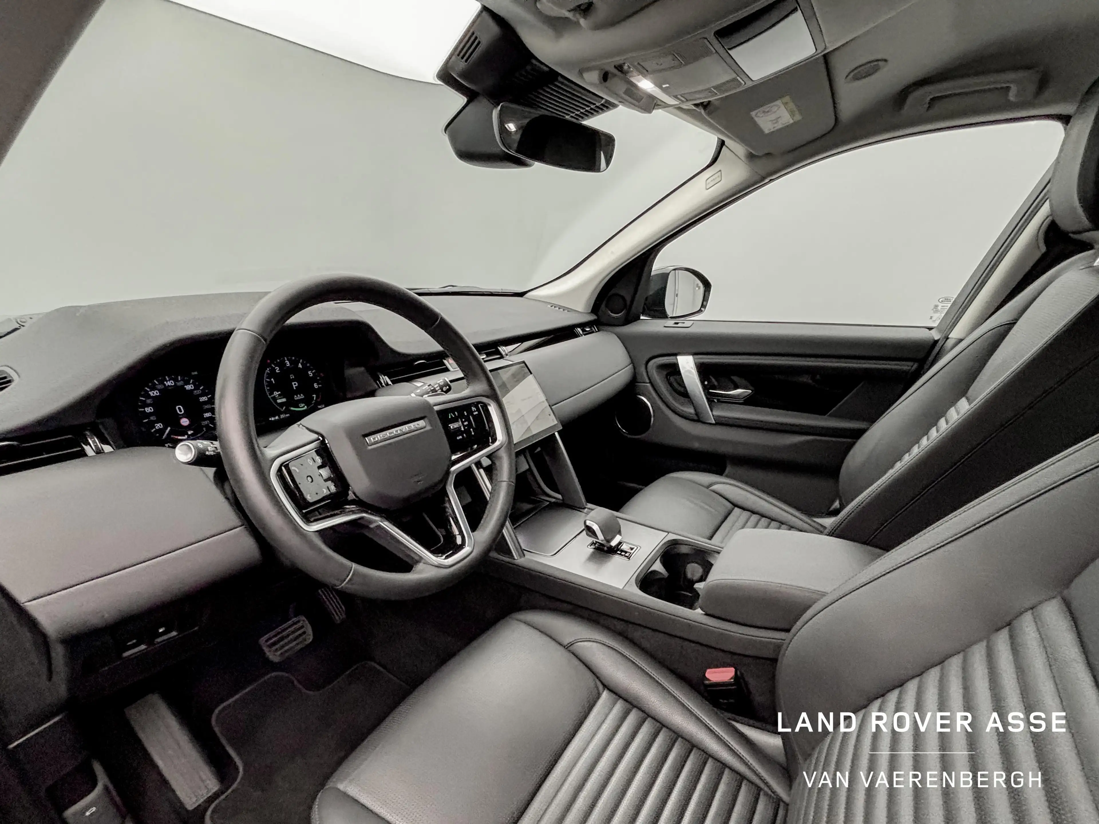 Land Rover Discovery Sport P300e S AWD — photo 11