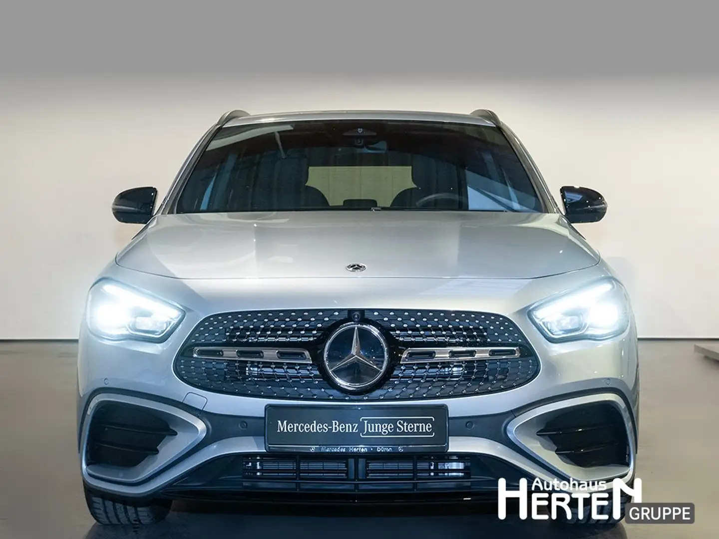 Mercedes-Benz GLA 200 AMG+MULTIBEAM+DISTRONIC+NIGHT-P+360°+19" Grau - 2