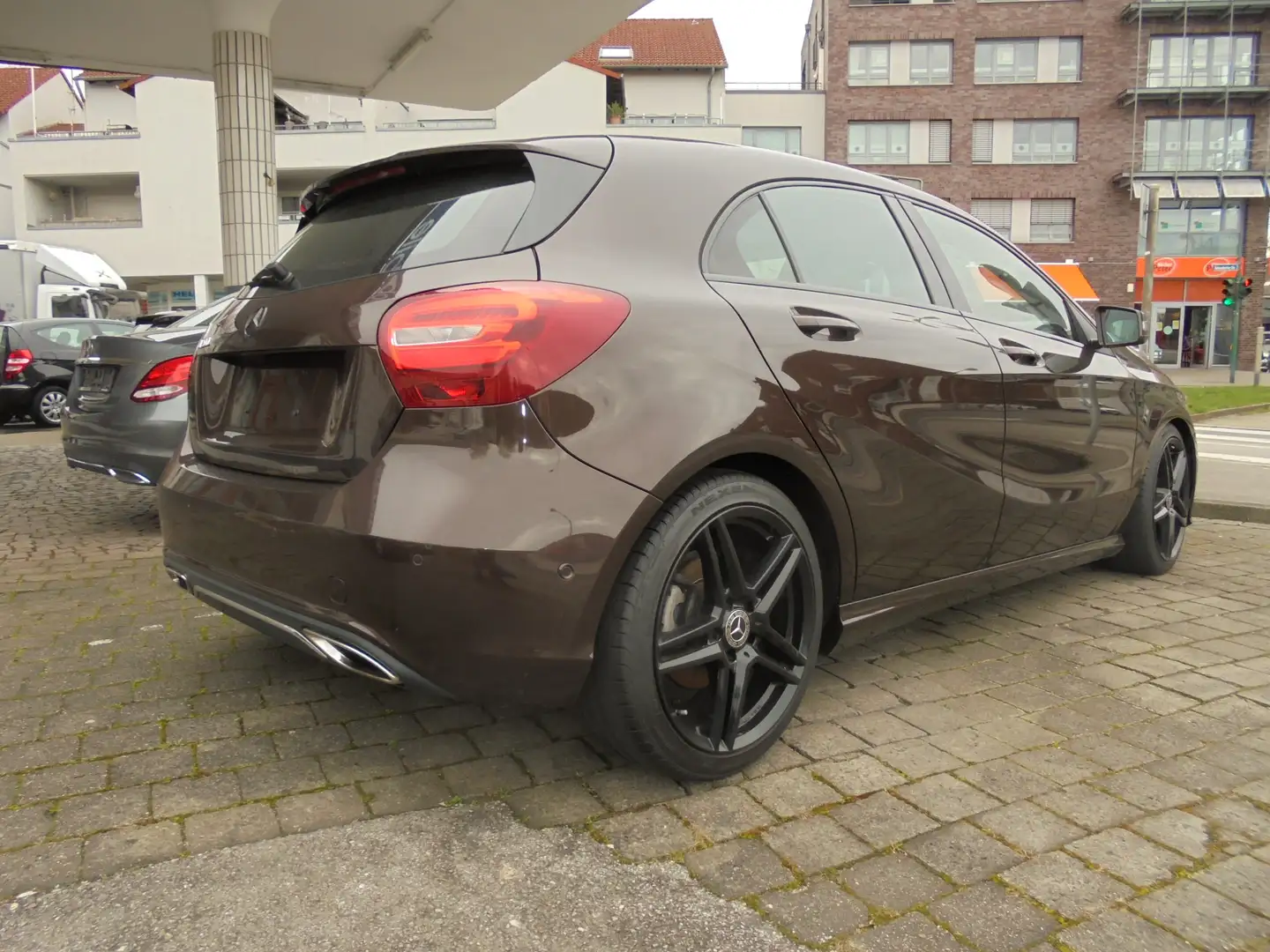Mercedes-Benz A 200 Urban 18Zoll Räder,tiefer,AMG-Select,Totw.Assis Brown - 2