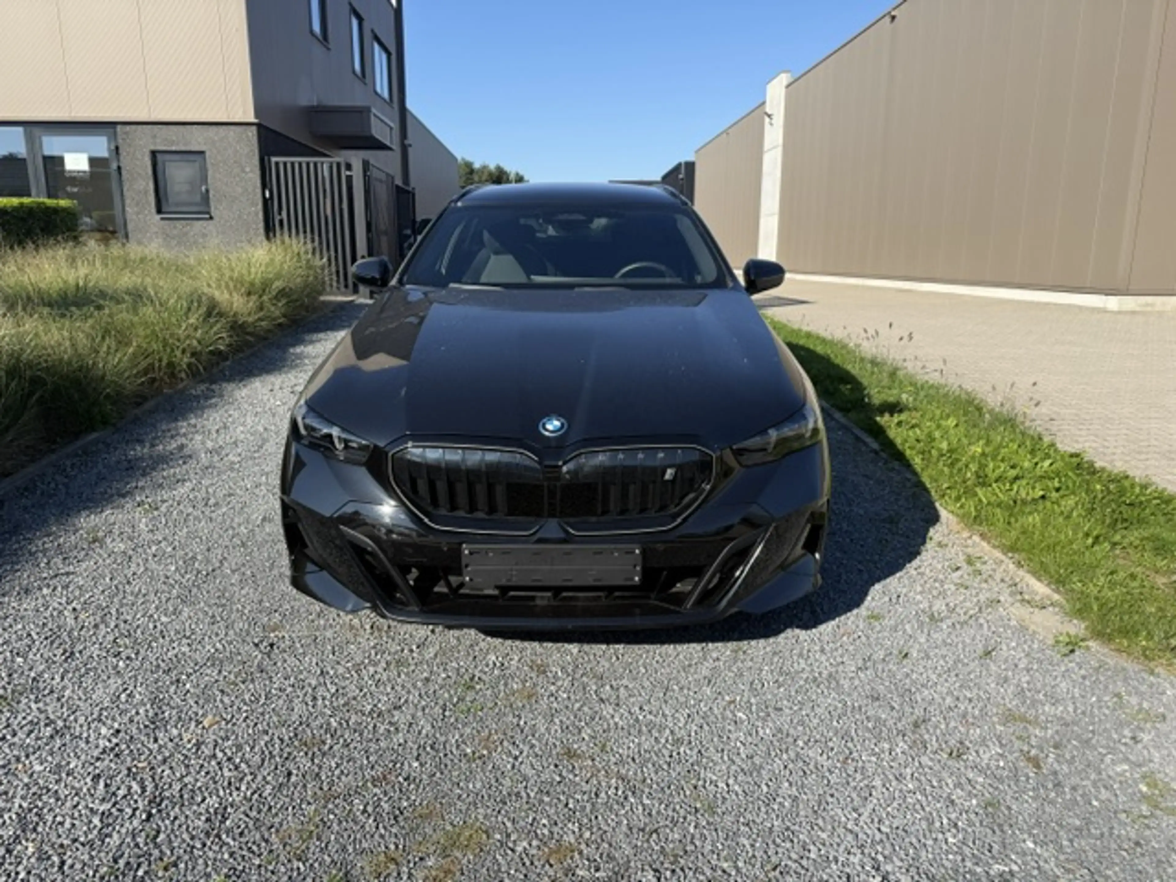 BMW i5 i5 Touring xDrive40 M Sport PRO / Bowers & Wilkins / "21 Alu / Innovation Package / 360 Surround view..... — photo 2