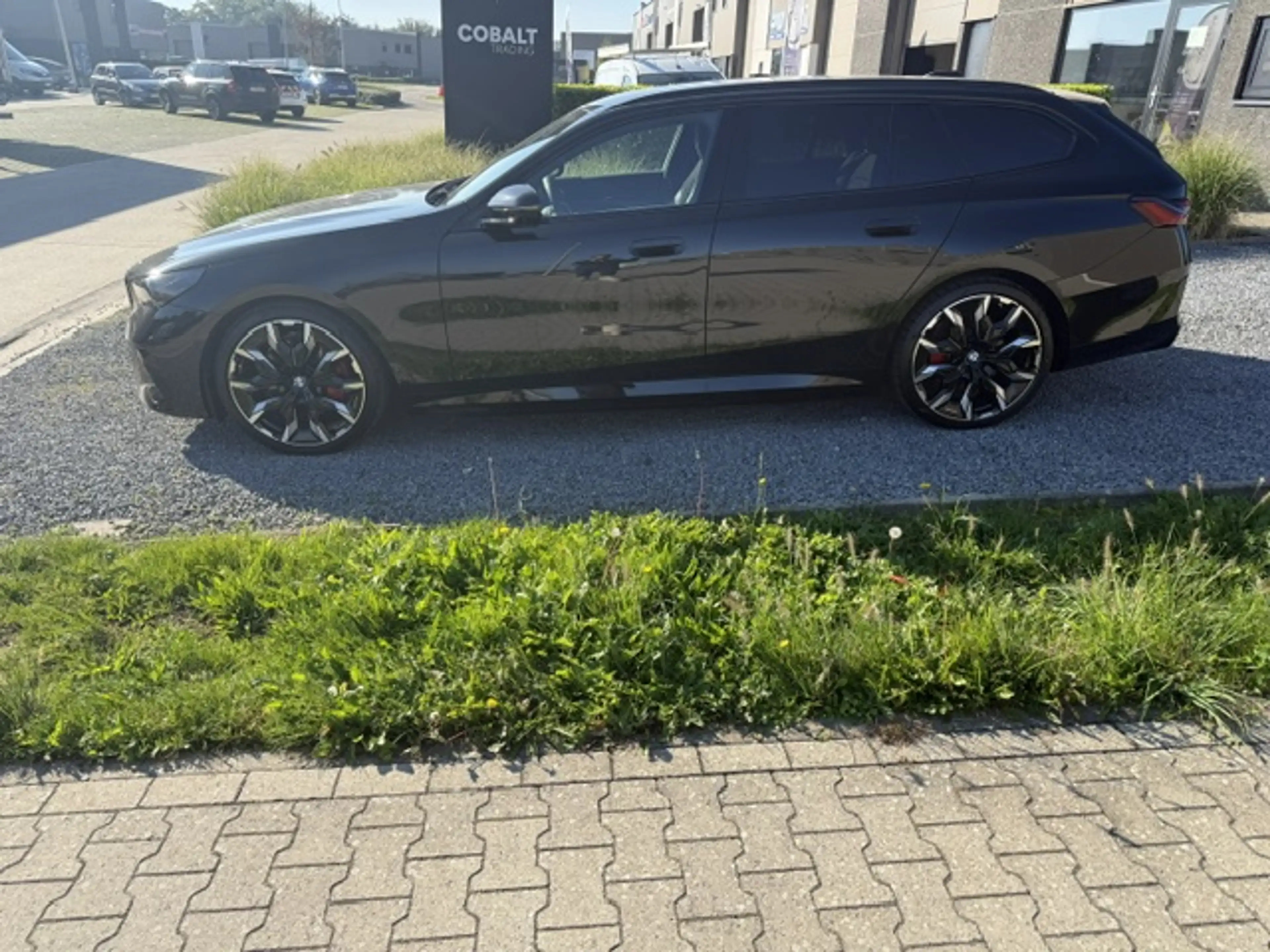 BMW i5 i5 Touring xDrive40 M Sport PRO / Bowers & Wilkins / "21 Alu / Innovation Package / 360 Surround view..... — photo 3