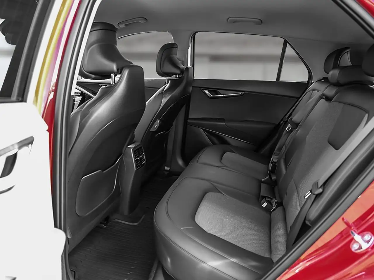 Kia Niro снимка Kia Niro