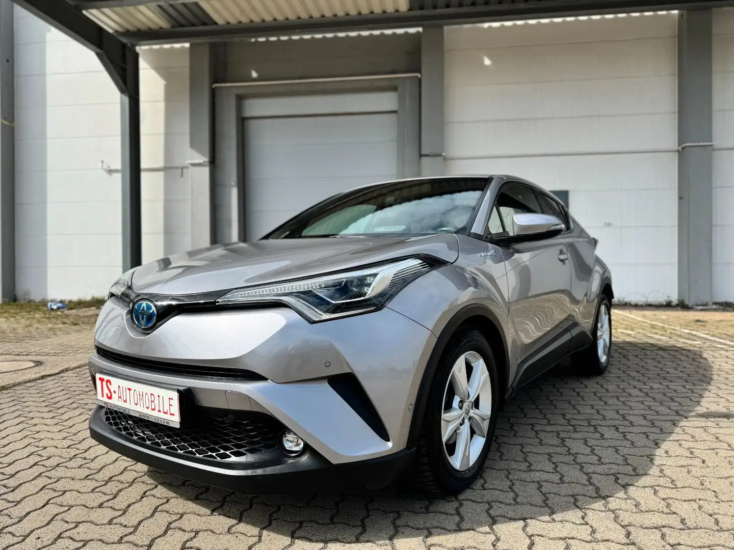 Toyota C-HR Hybrid Team D 1.8*LED*NAVI*EU6*KEYYSGO*ASS Argent - 2