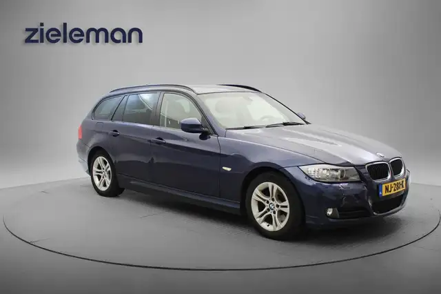 BMW 318 Touring 318d Corporate Luxury Line - Navi, Cruise,
