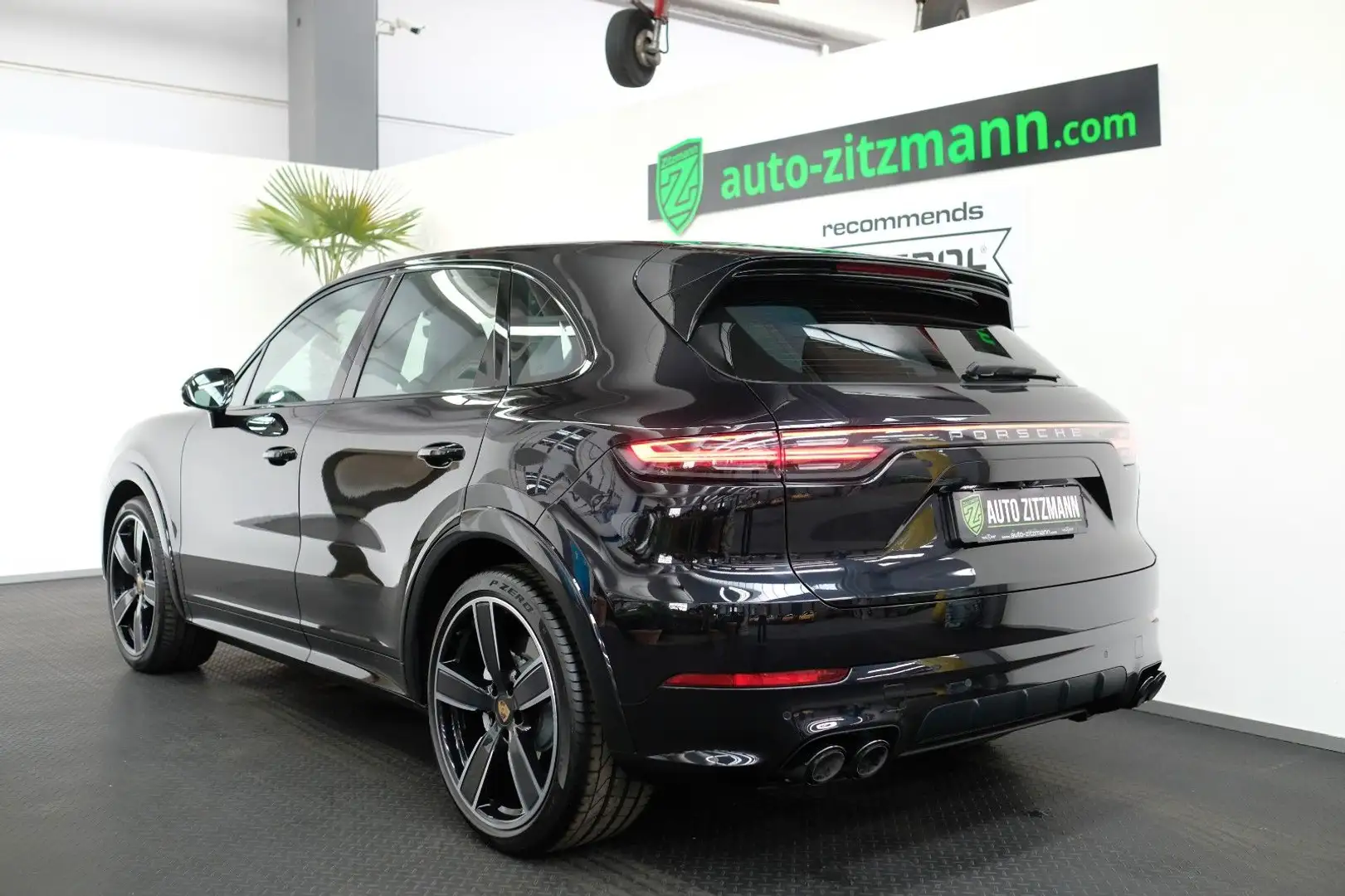 Porsche Cayenne Turbo *CARBON*PANO*BOSE*22 ZOLL* Schwarz - 2