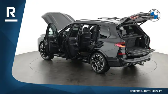 BMW X7 view 10